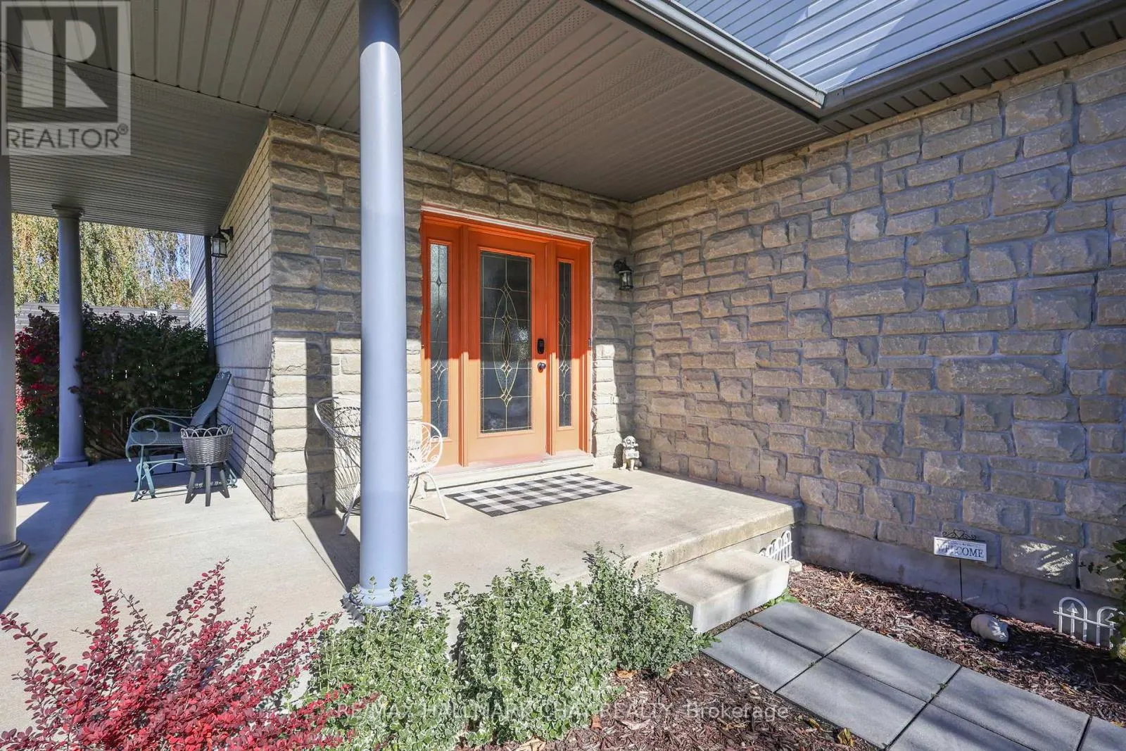 2 SHEPHARD AVENUE