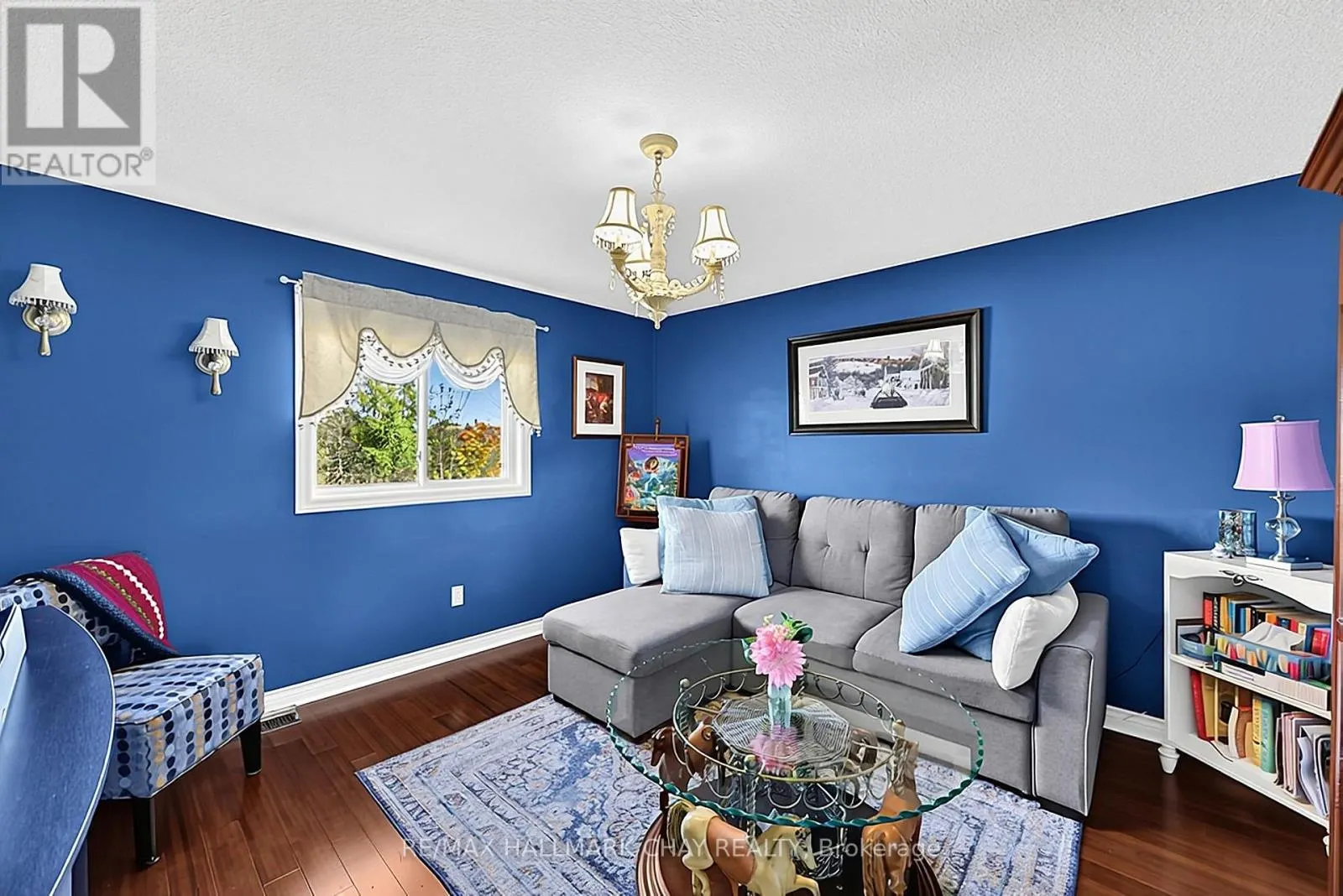 2 SHEPHARD AVENUE