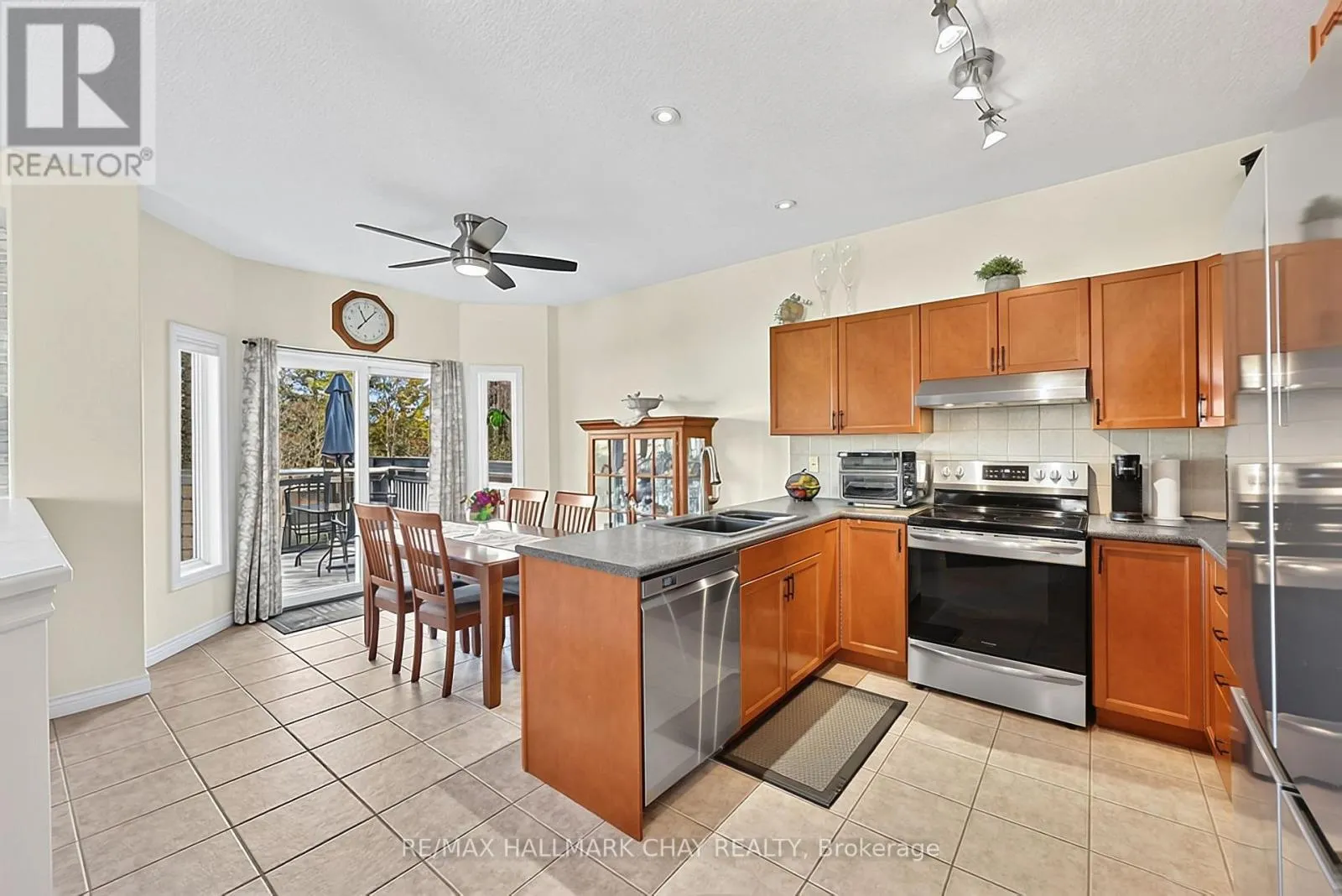 2 SHEPHARD AVENUE