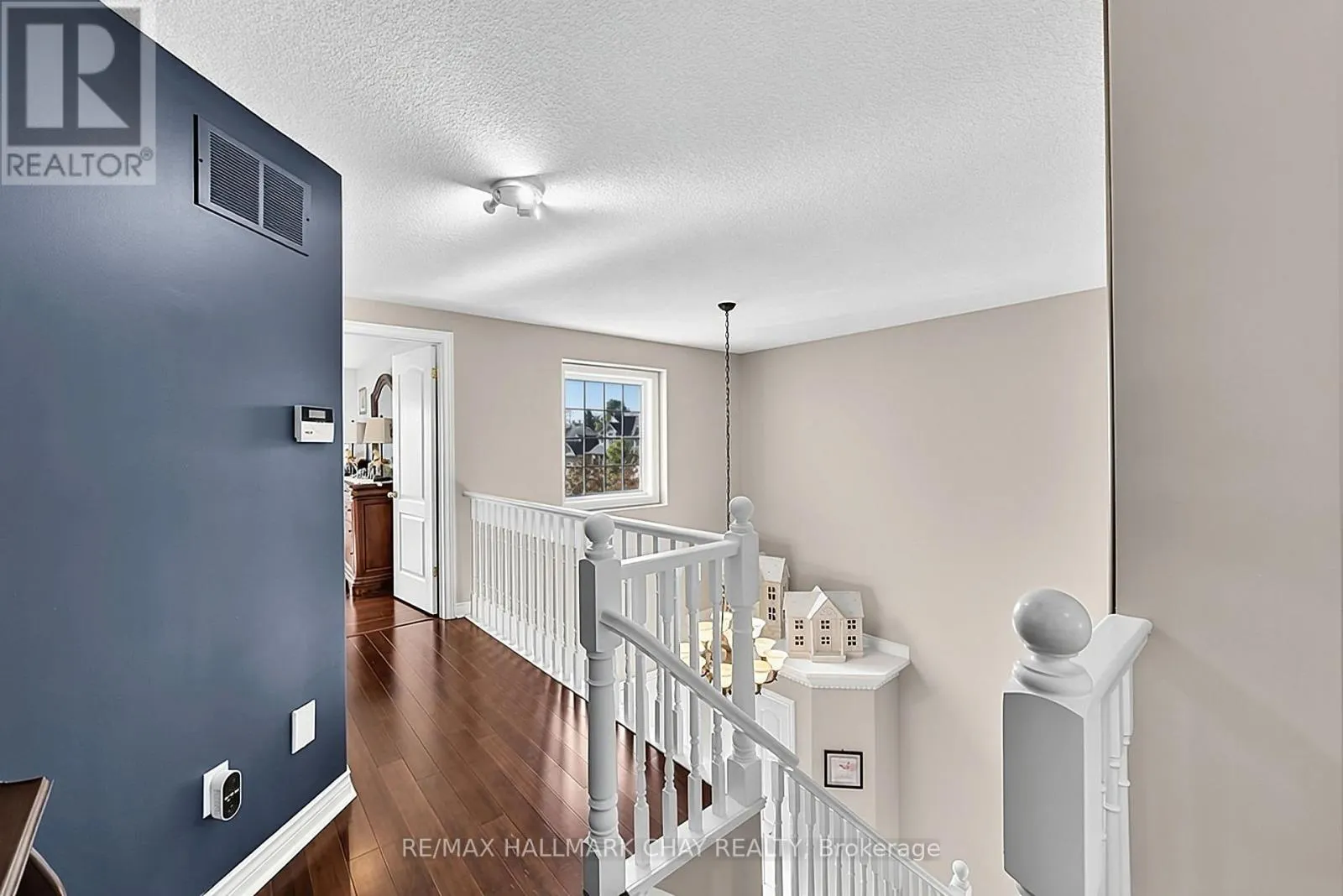 2 SHEPHARD AVENUE