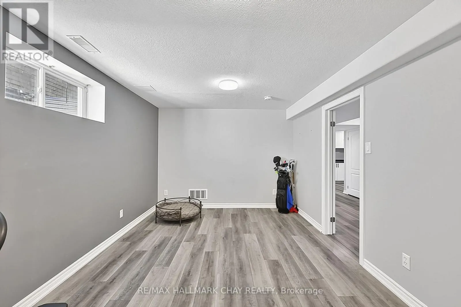 2 SHEPHARD AVENUE