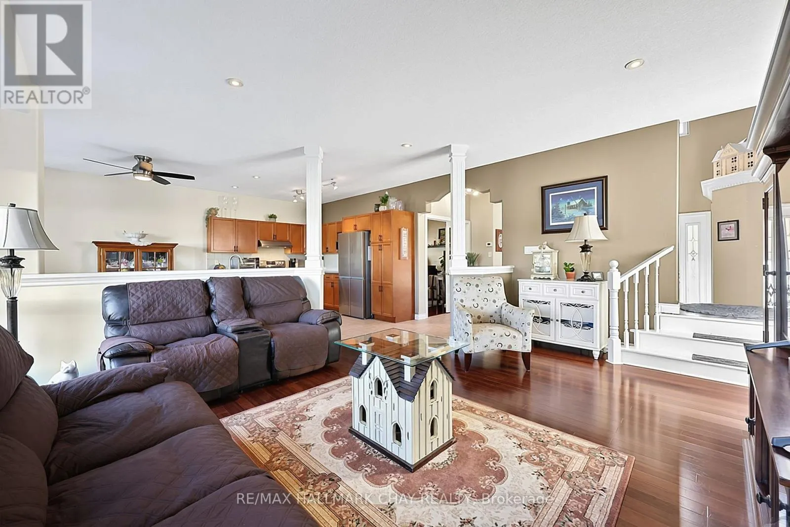 2 SHEPHARD AVENUE