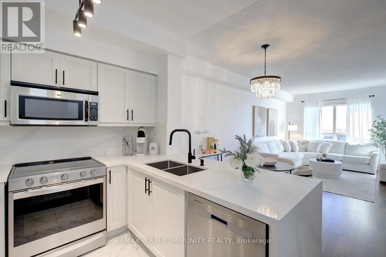 1502 - 9225 JANE STREET