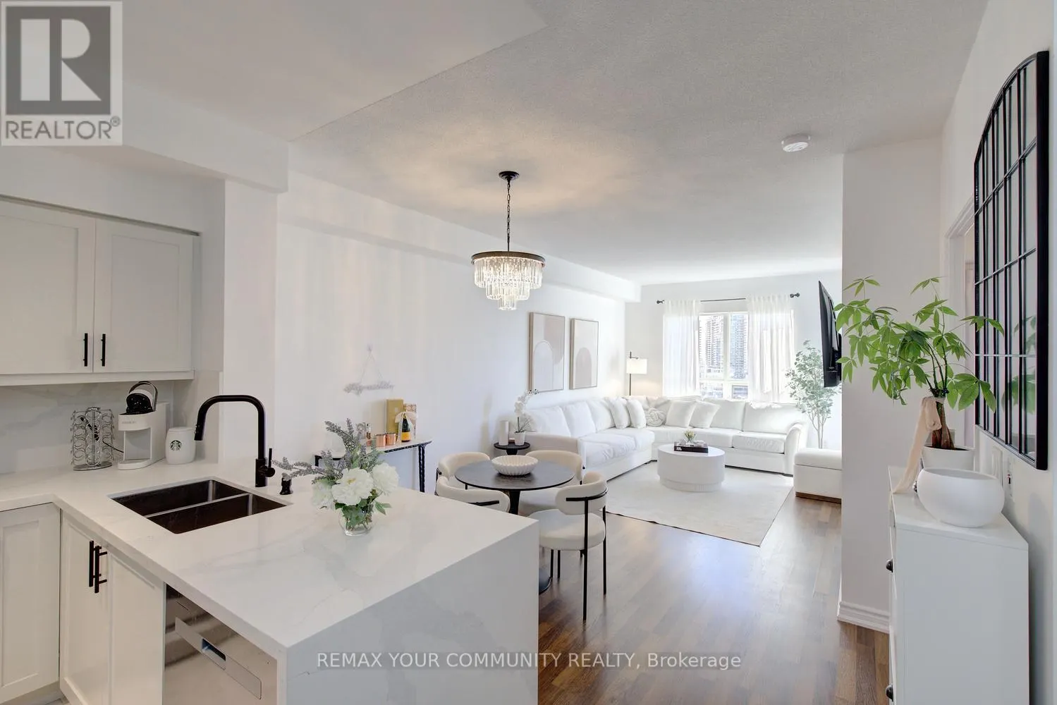 1502 - 9225 JANE STREET