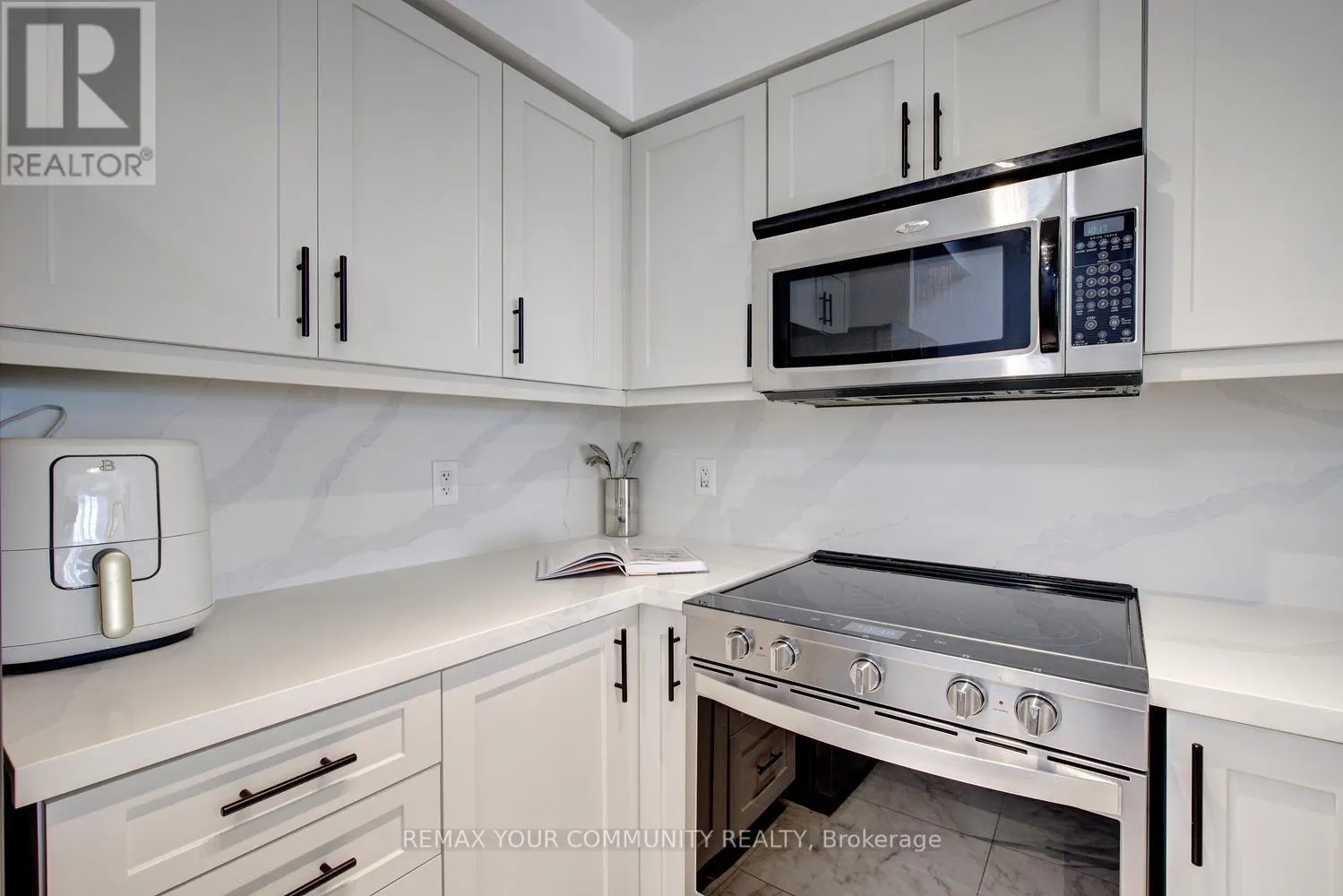 1502 - 9225 JANE STREET