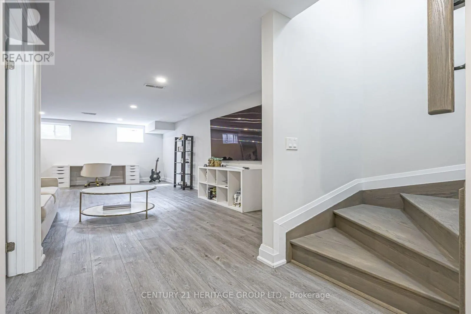 27 LOWTHER AVENUE