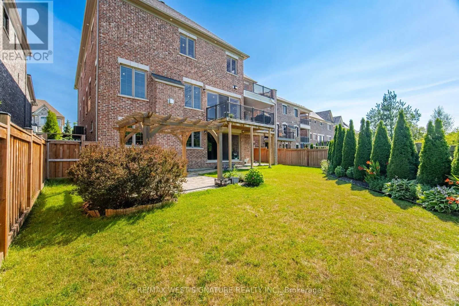56 SIR HENRY COURT