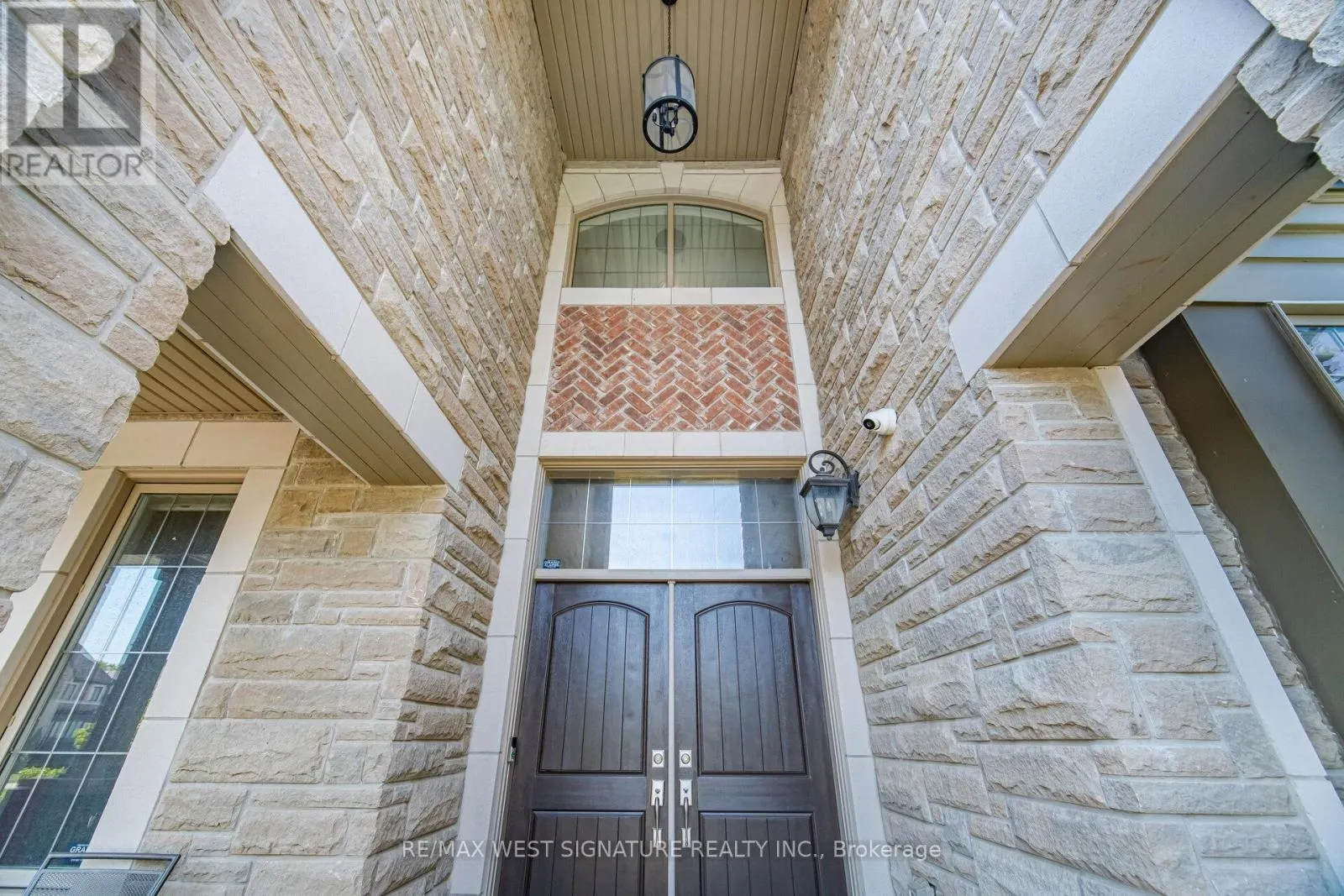 56 SIR HENRY COURT