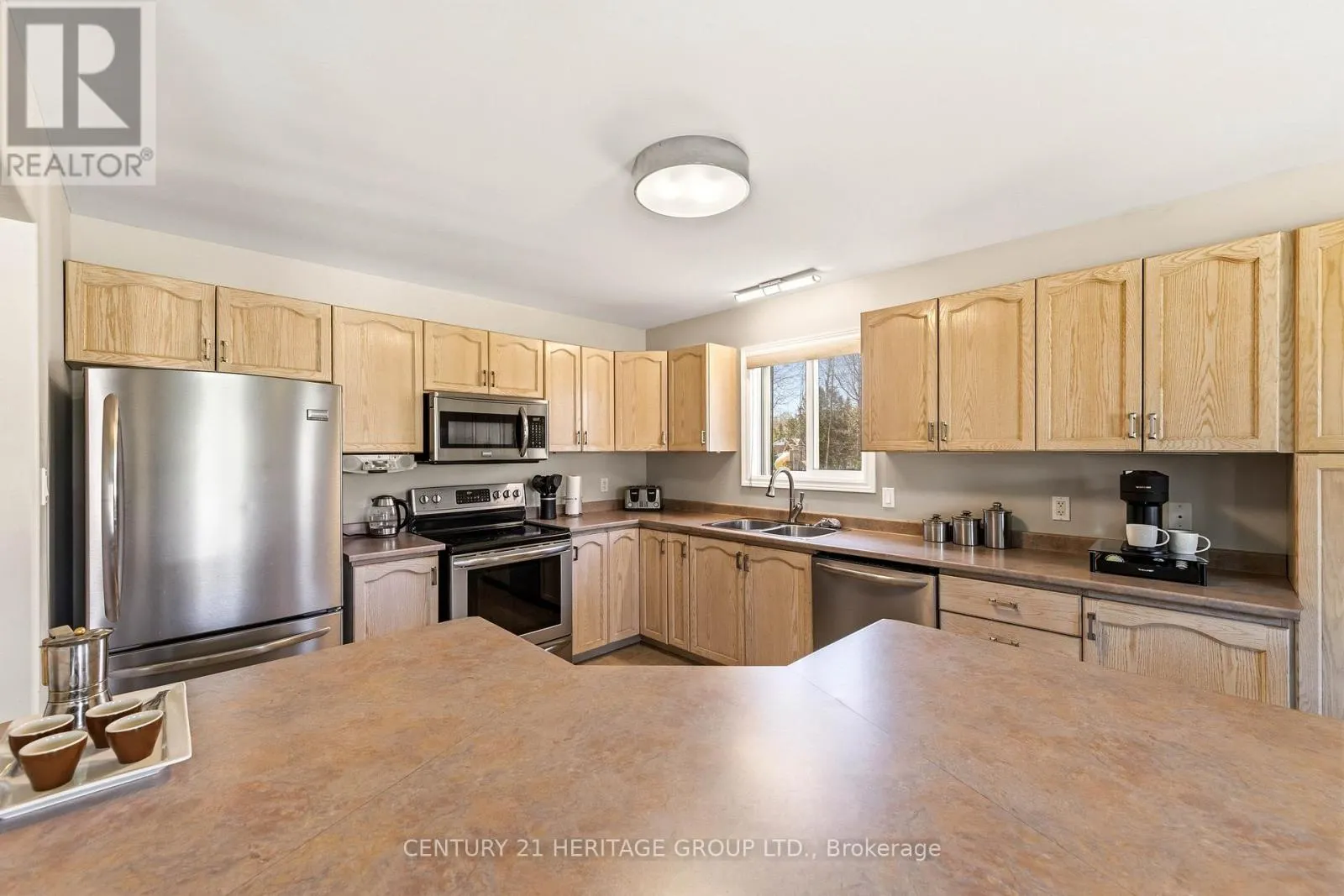 27 CREEK DRIVE