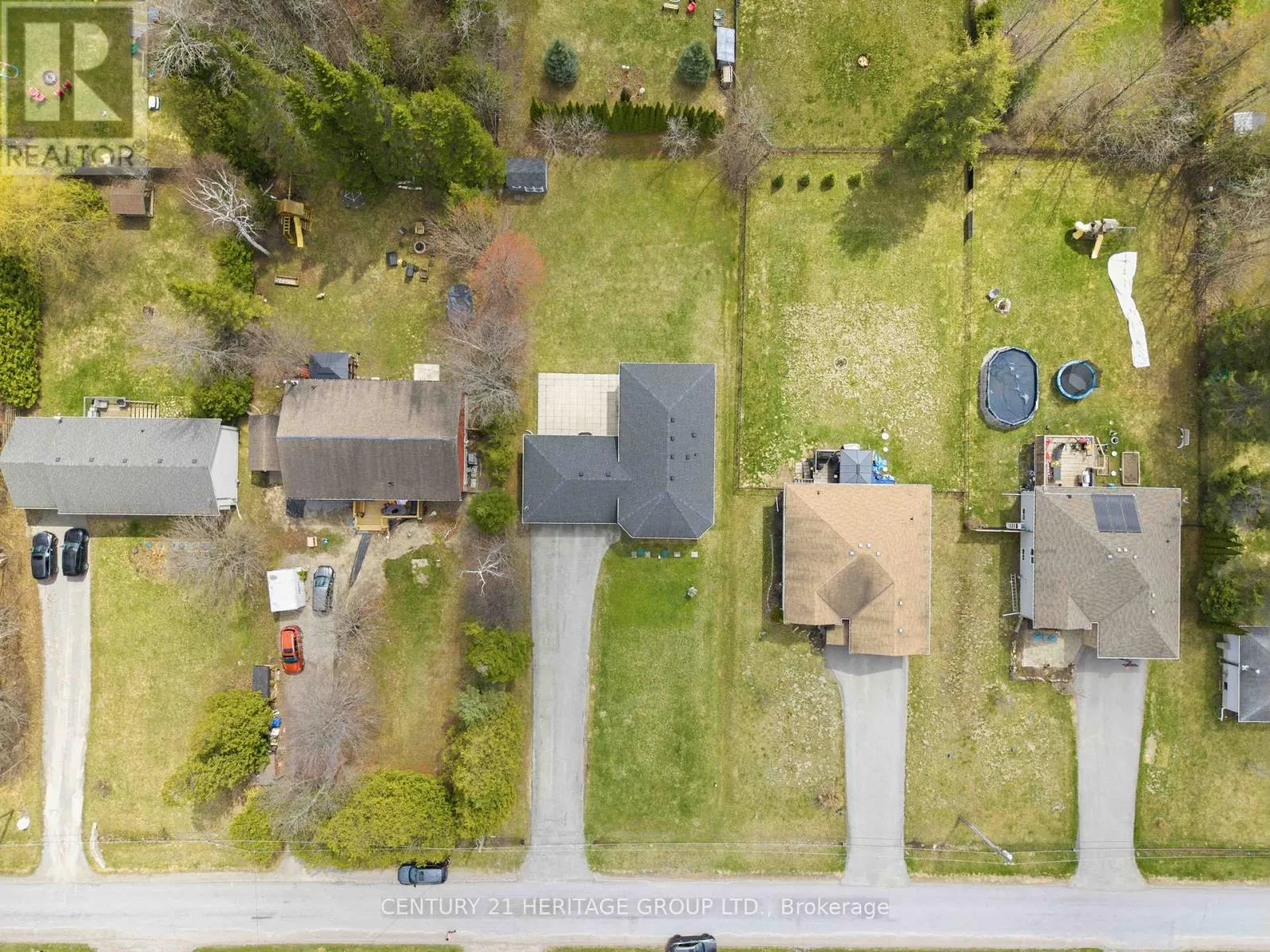 27 CREEK DRIVE