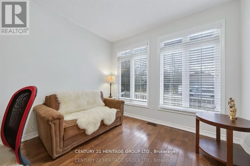 136 RIVEREDGE DRIVE