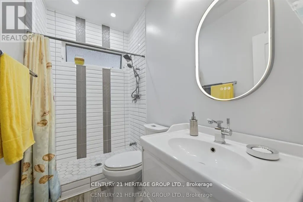 136 RIVEREDGE DRIVE