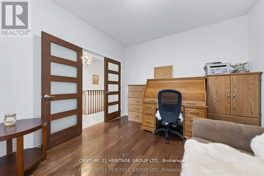 136 RIVEREDGE DRIVE