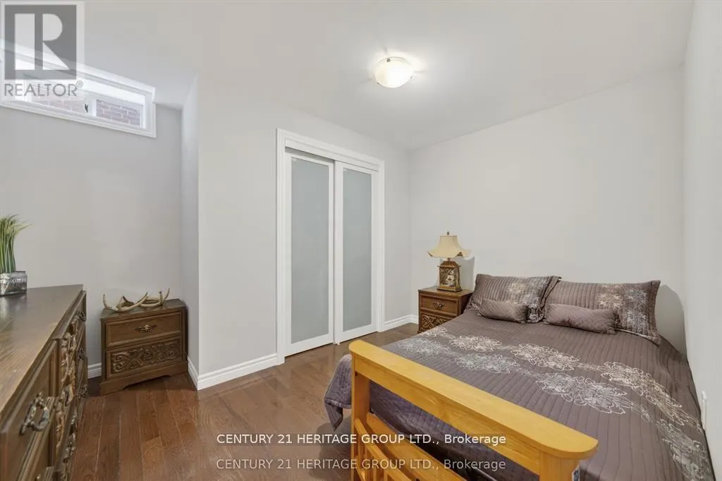 136 RIVEREDGE DRIVE