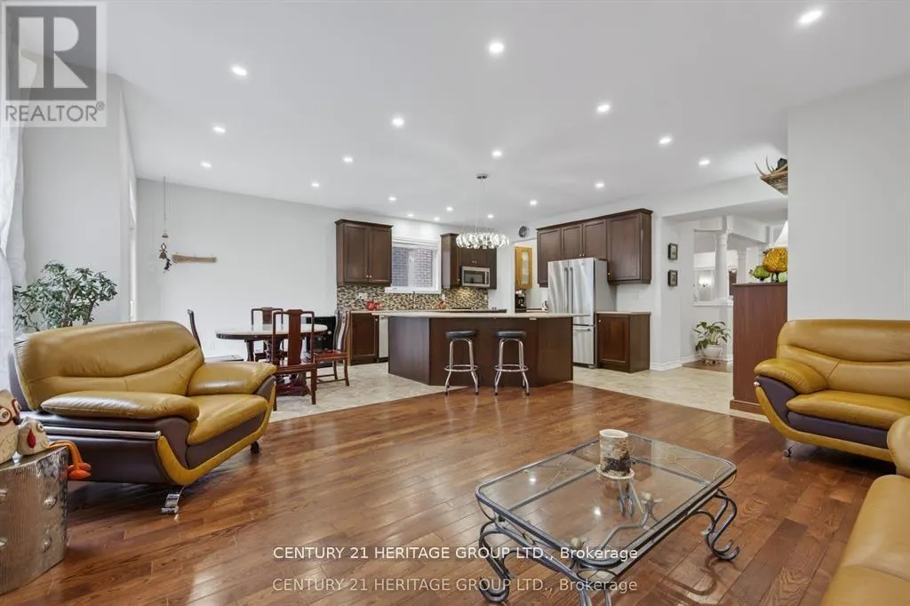 136 RIVEREDGE DRIVE