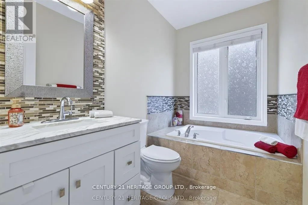 136 RIVEREDGE DRIVE