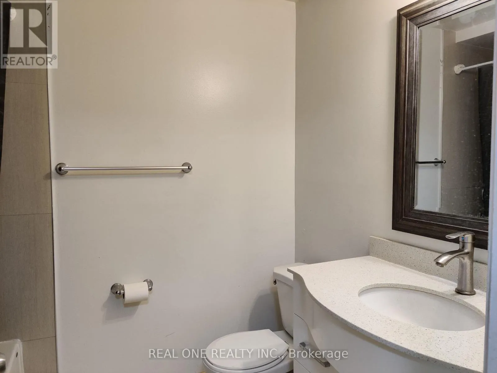 UPPER - 93 SOUTHDALE DRIVE