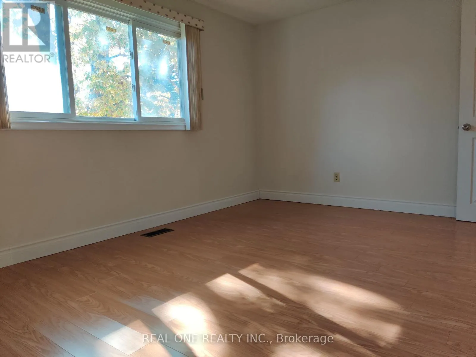 UPPER - 93 SOUTHDALE DRIVE