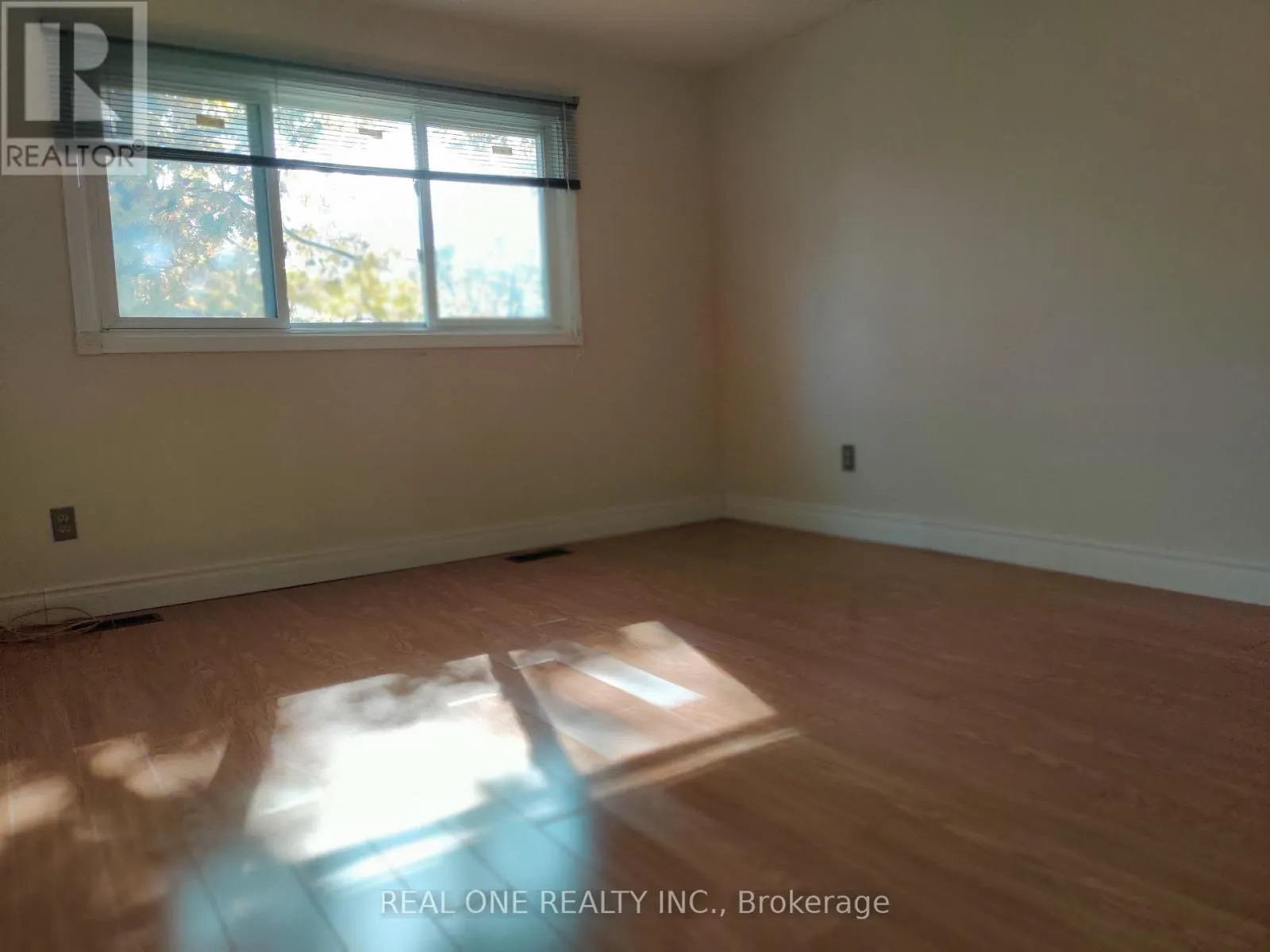 UPPER - 93 SOUTHDALE DRIVE