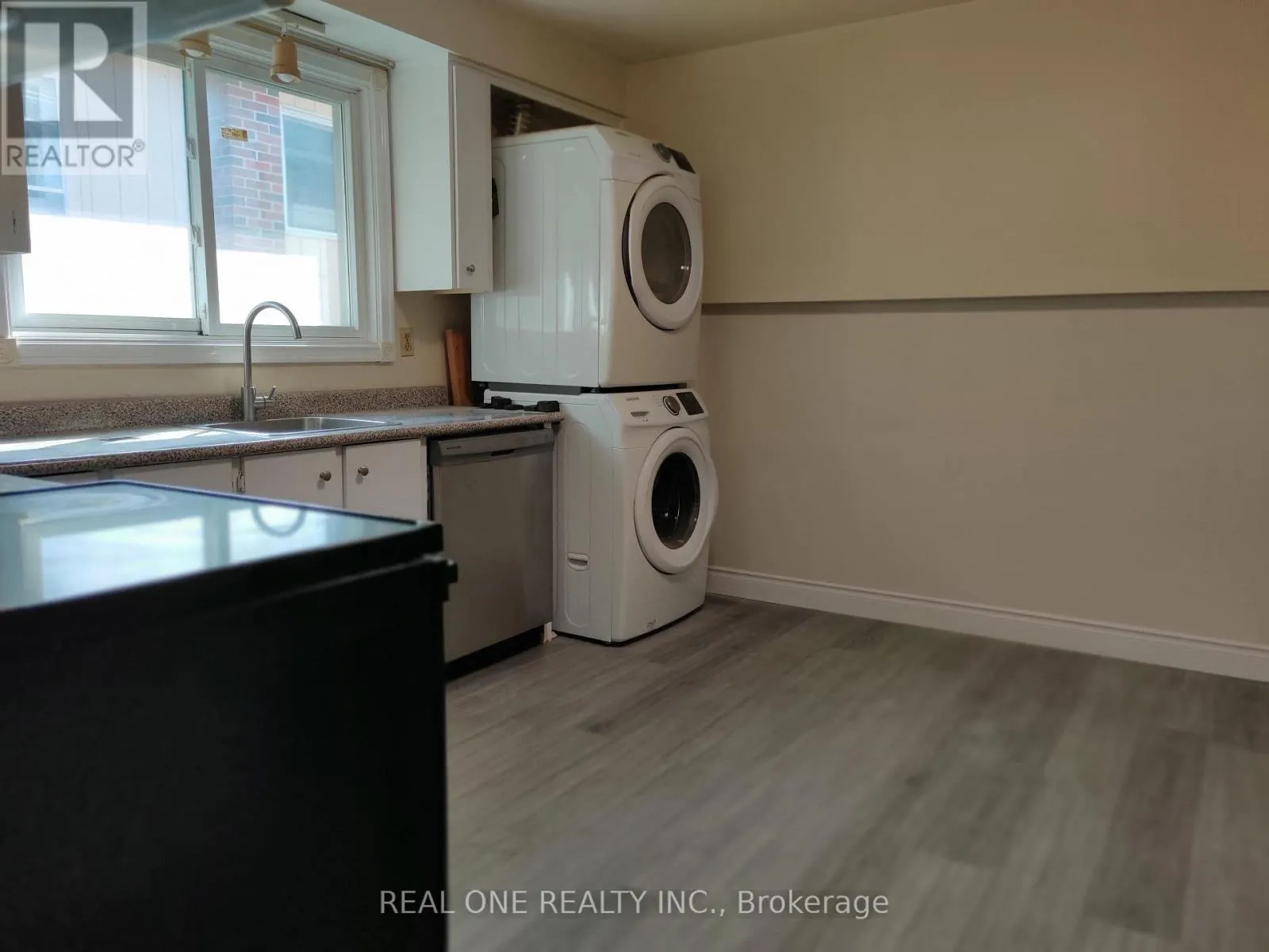 UPPER - 93 SOUTHDALE DRIVE