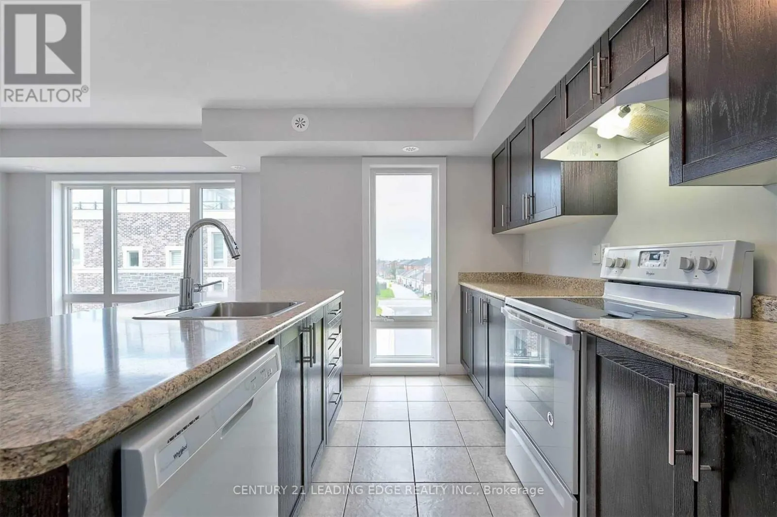 708 - 60 DUNSHEATH WAY