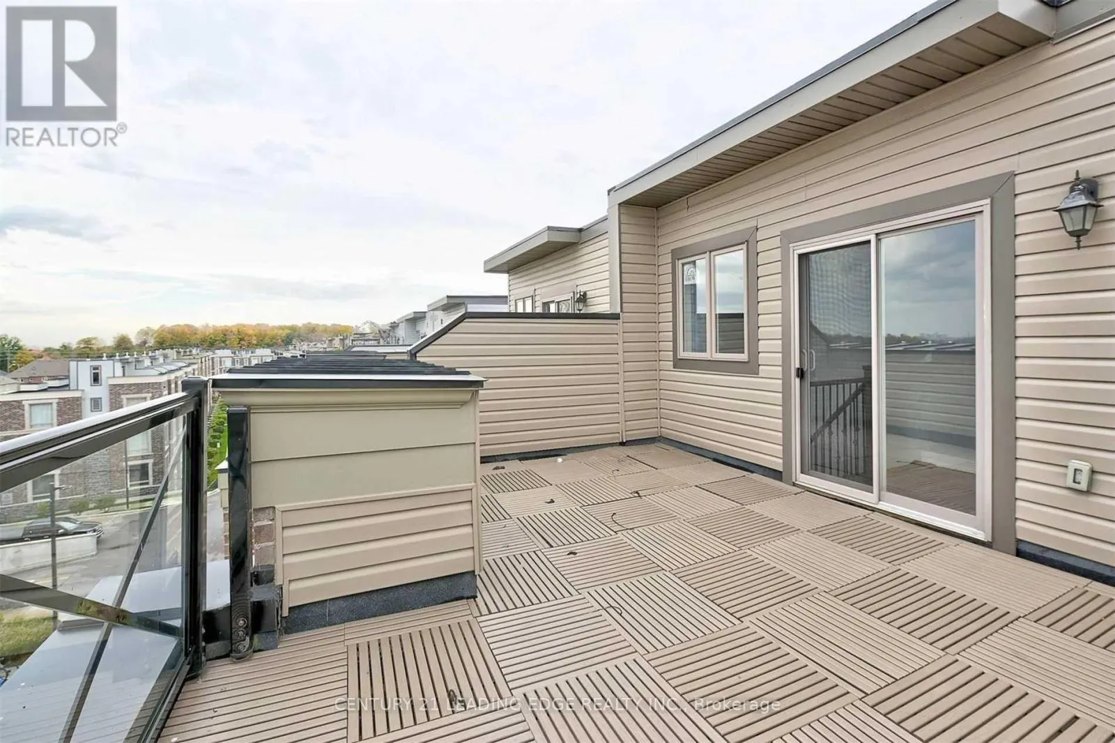 708 - 60 DUNSHEATH WAY