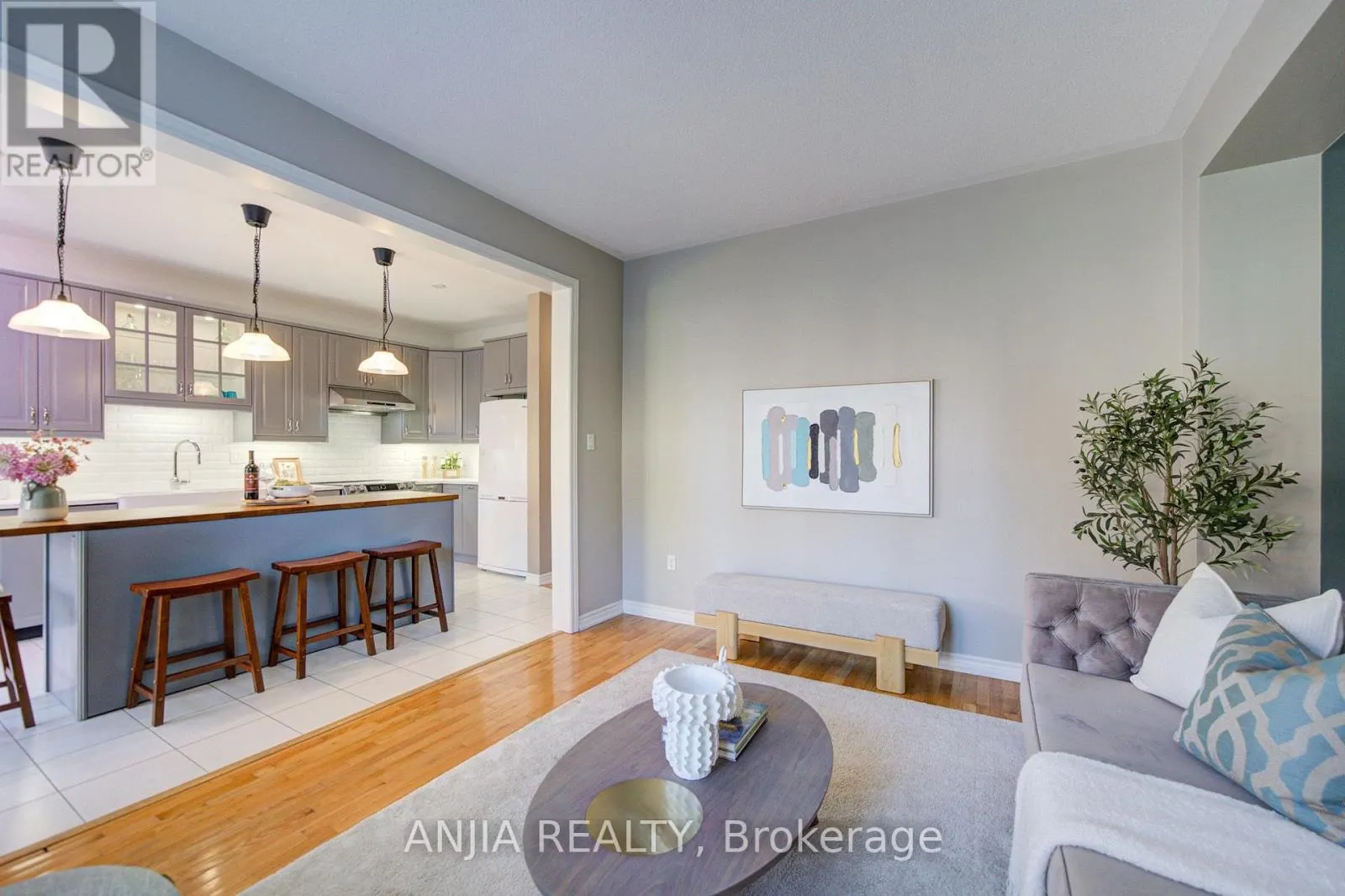 316 MINGAY AVENUE