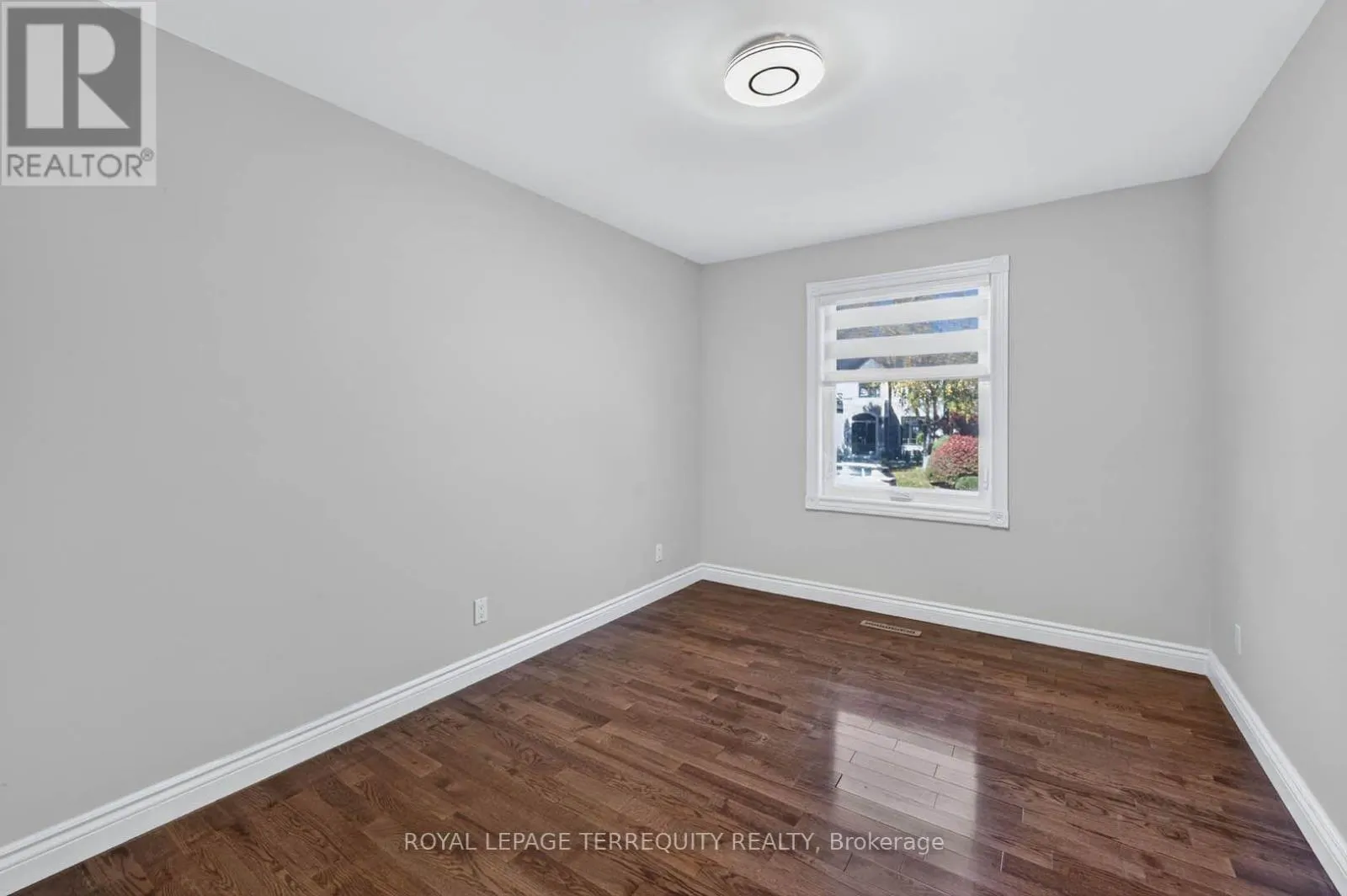 9 BRIGHTBAY CRESCENT
