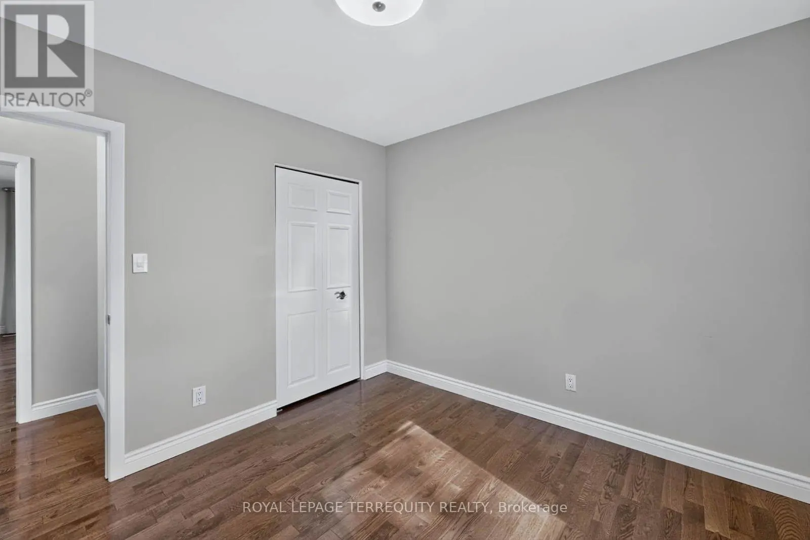 9 BRIGHTBAY CRESCENT