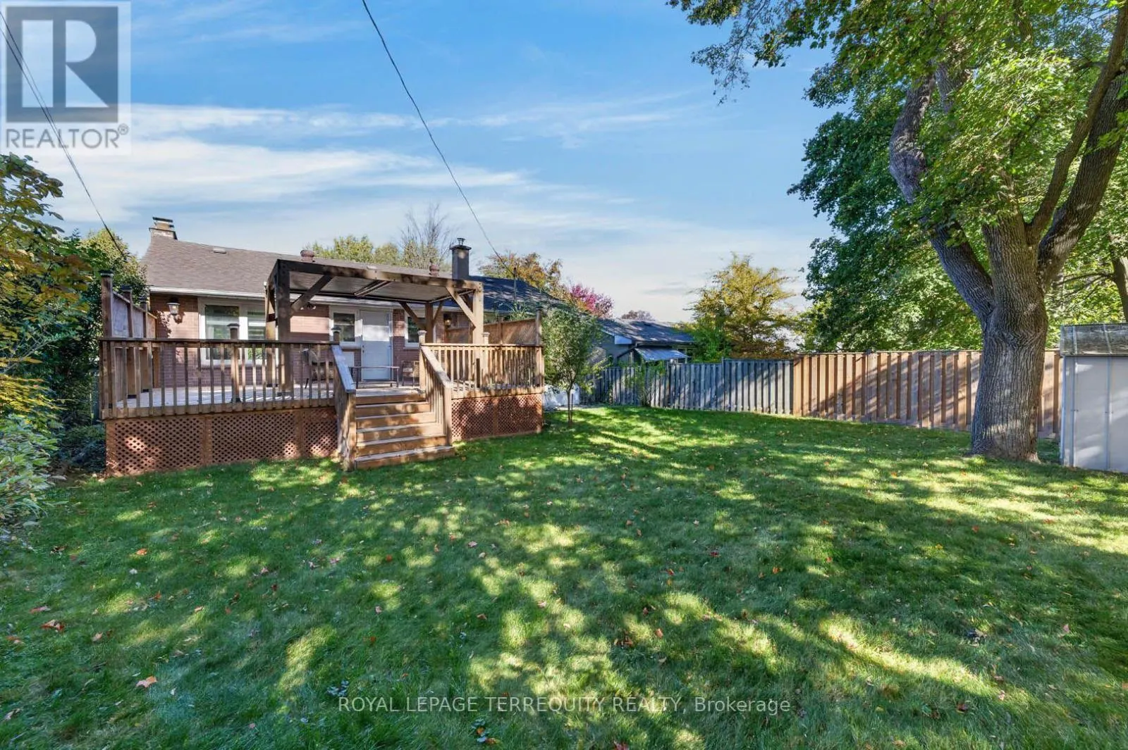 9 BRIGHTBAY CRESCENT