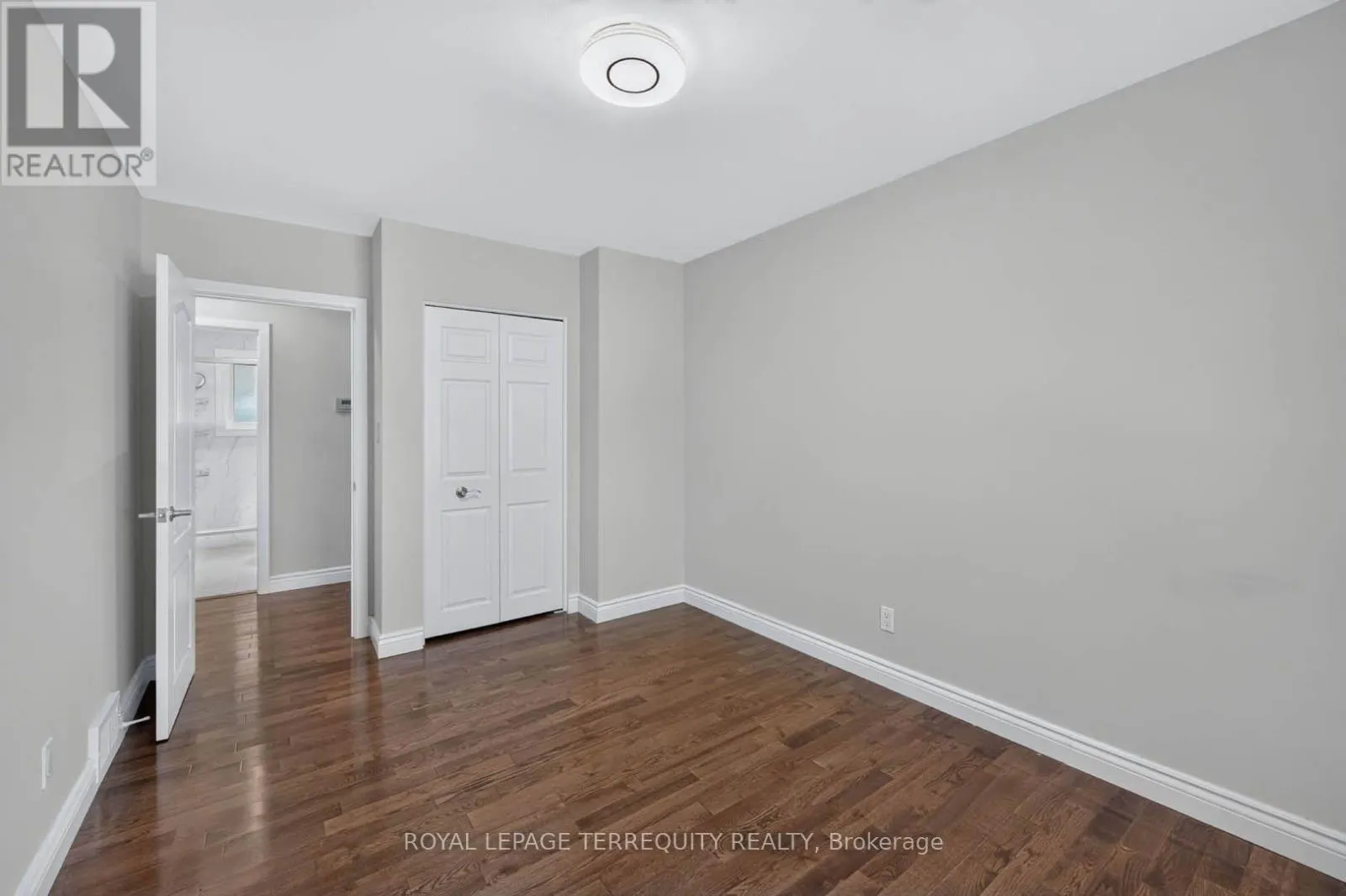 9 BRIGHTBAY CRESCENT
