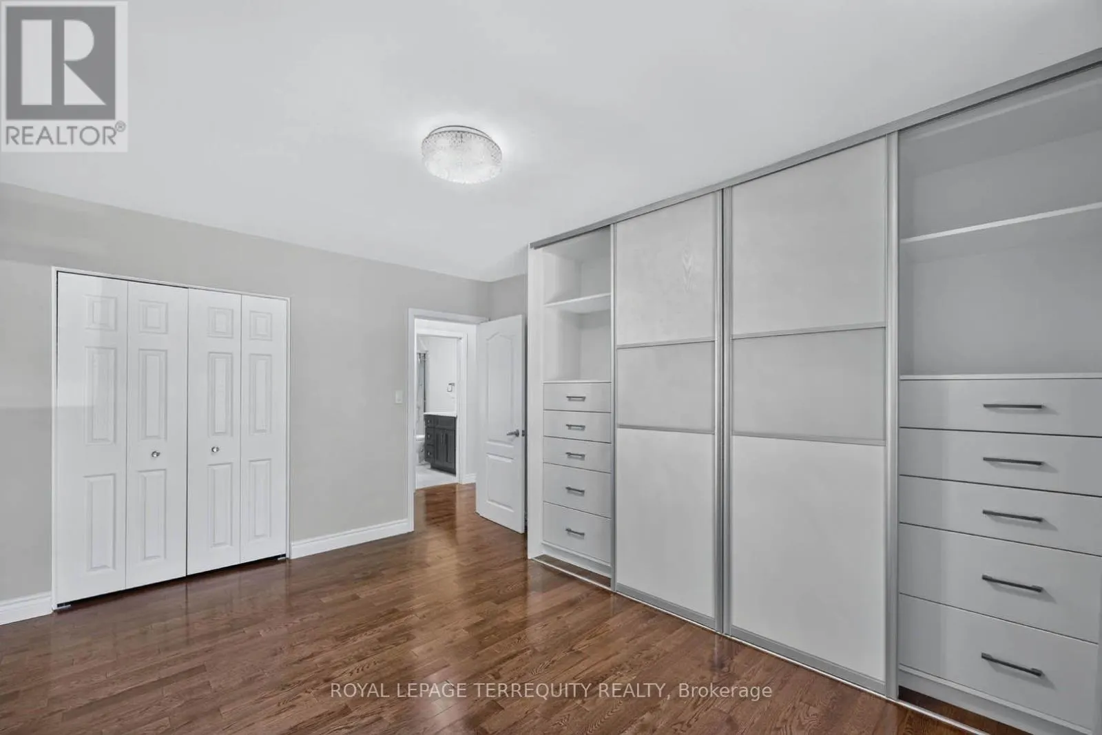 9 BRIGHTBAY CRESCENT