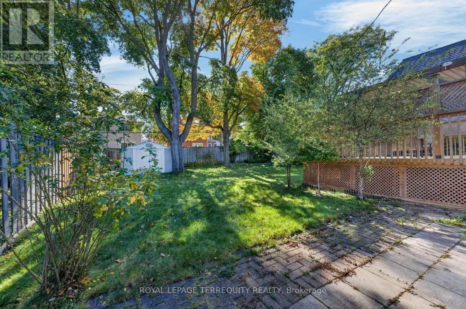9 BRIGHTBAY CRESCENT