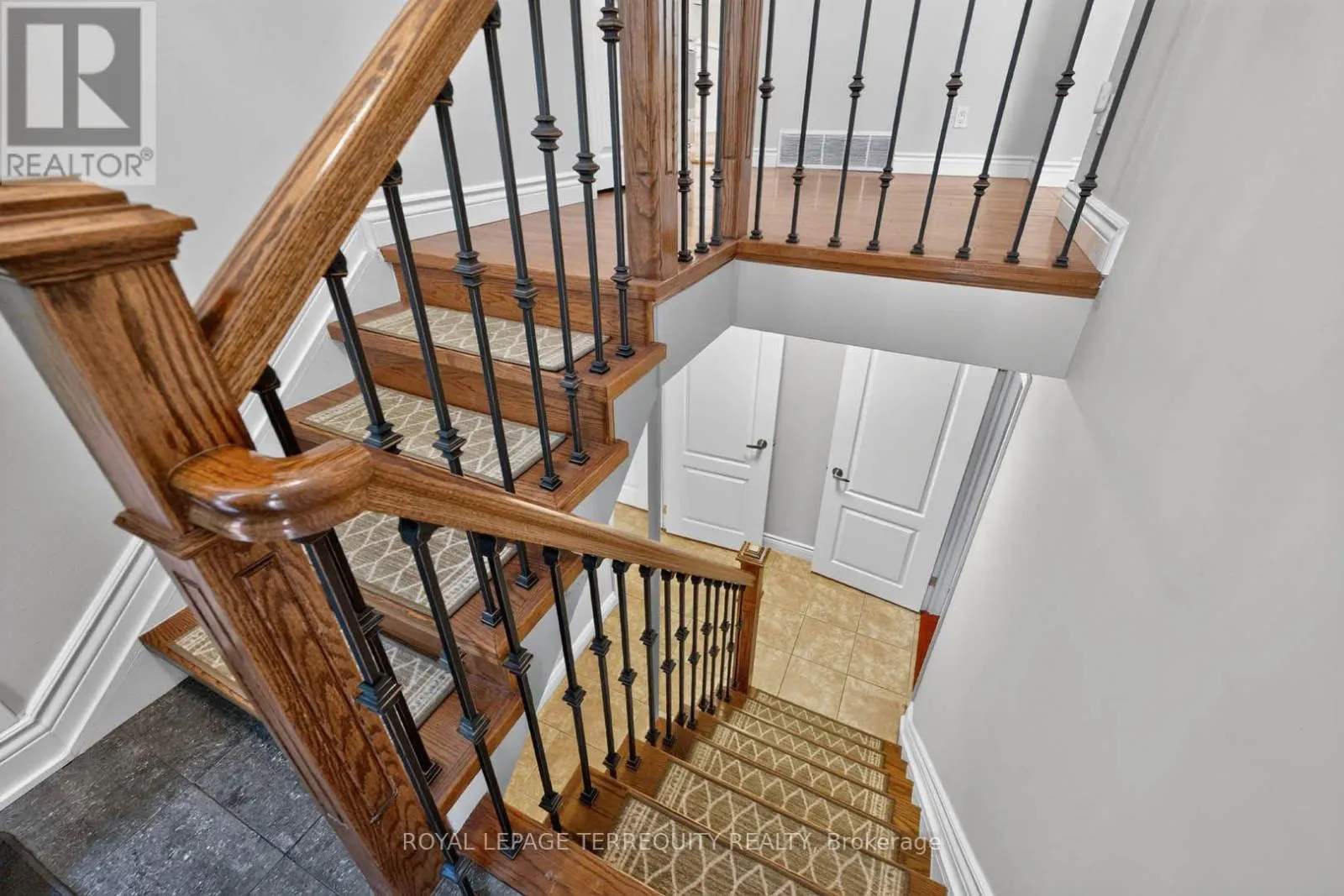 9 BRIGHTBAY CRESCENT