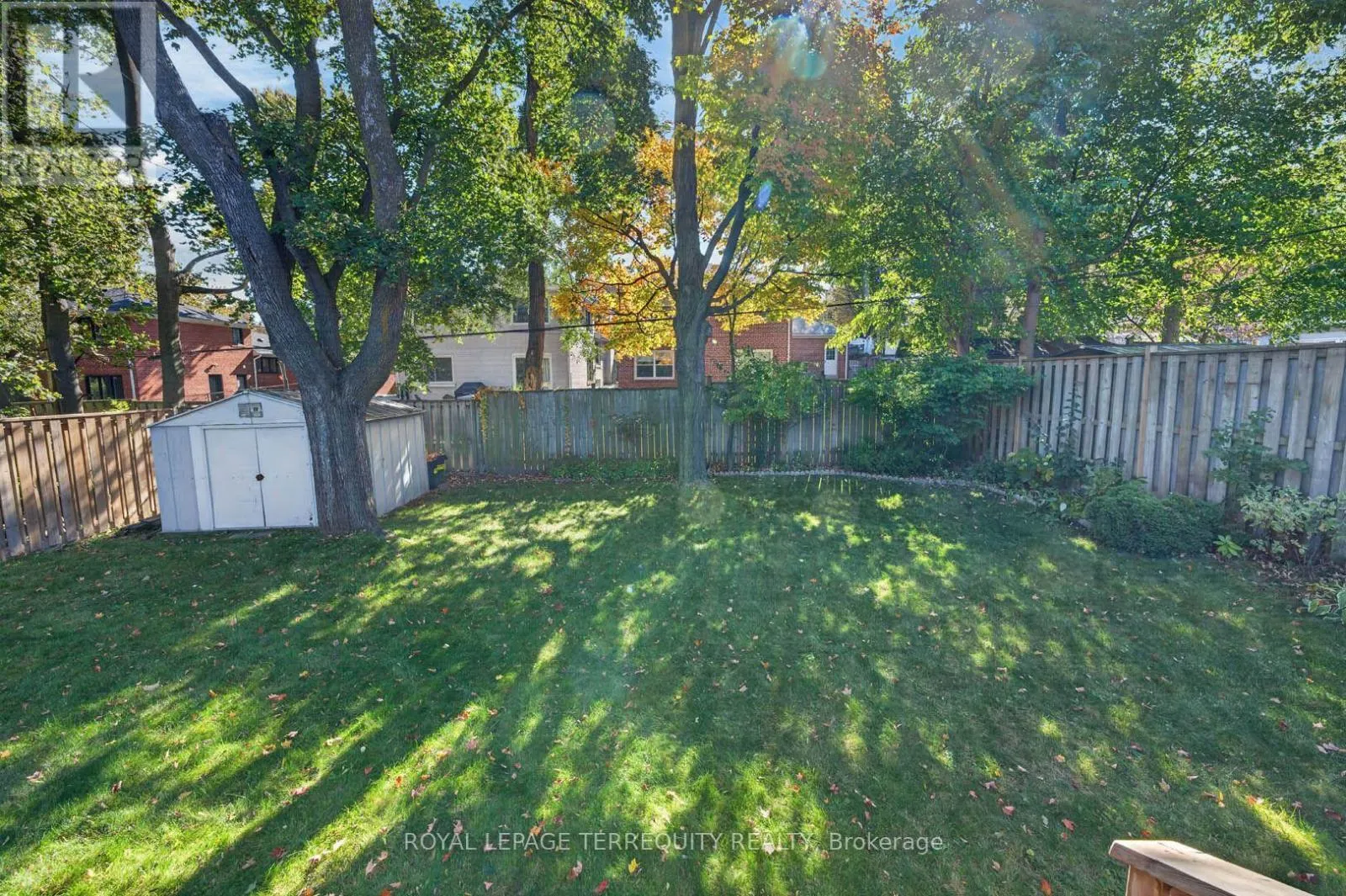 9 BRIGHTBAY CRESCENT