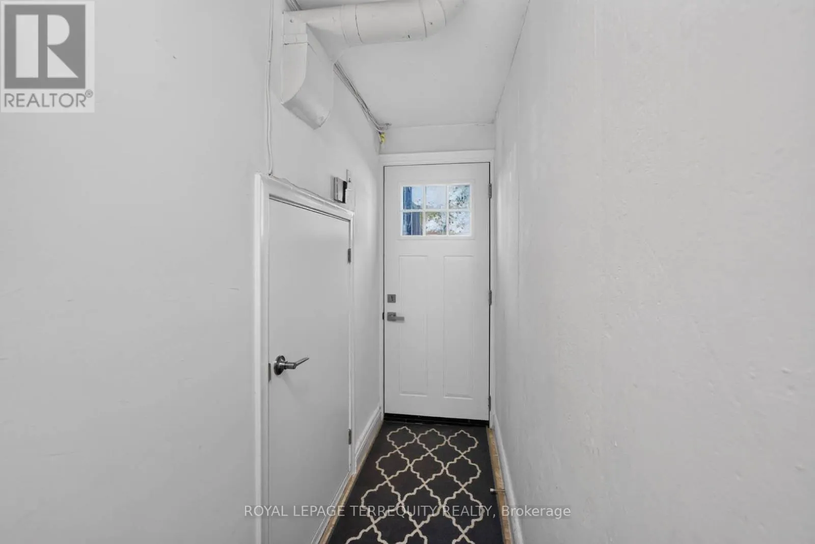 9 BRIGHTBAY CRESCENT