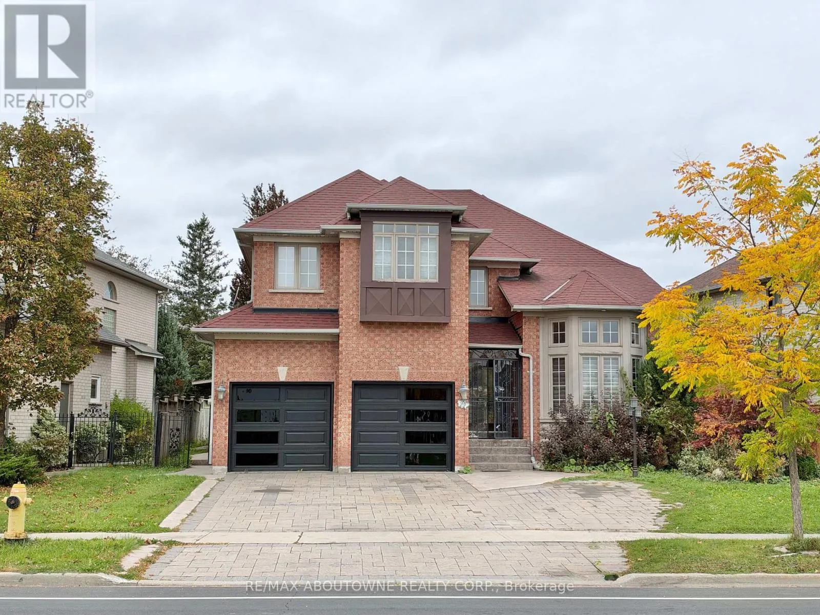 99 BOXWOOD CRESCENT