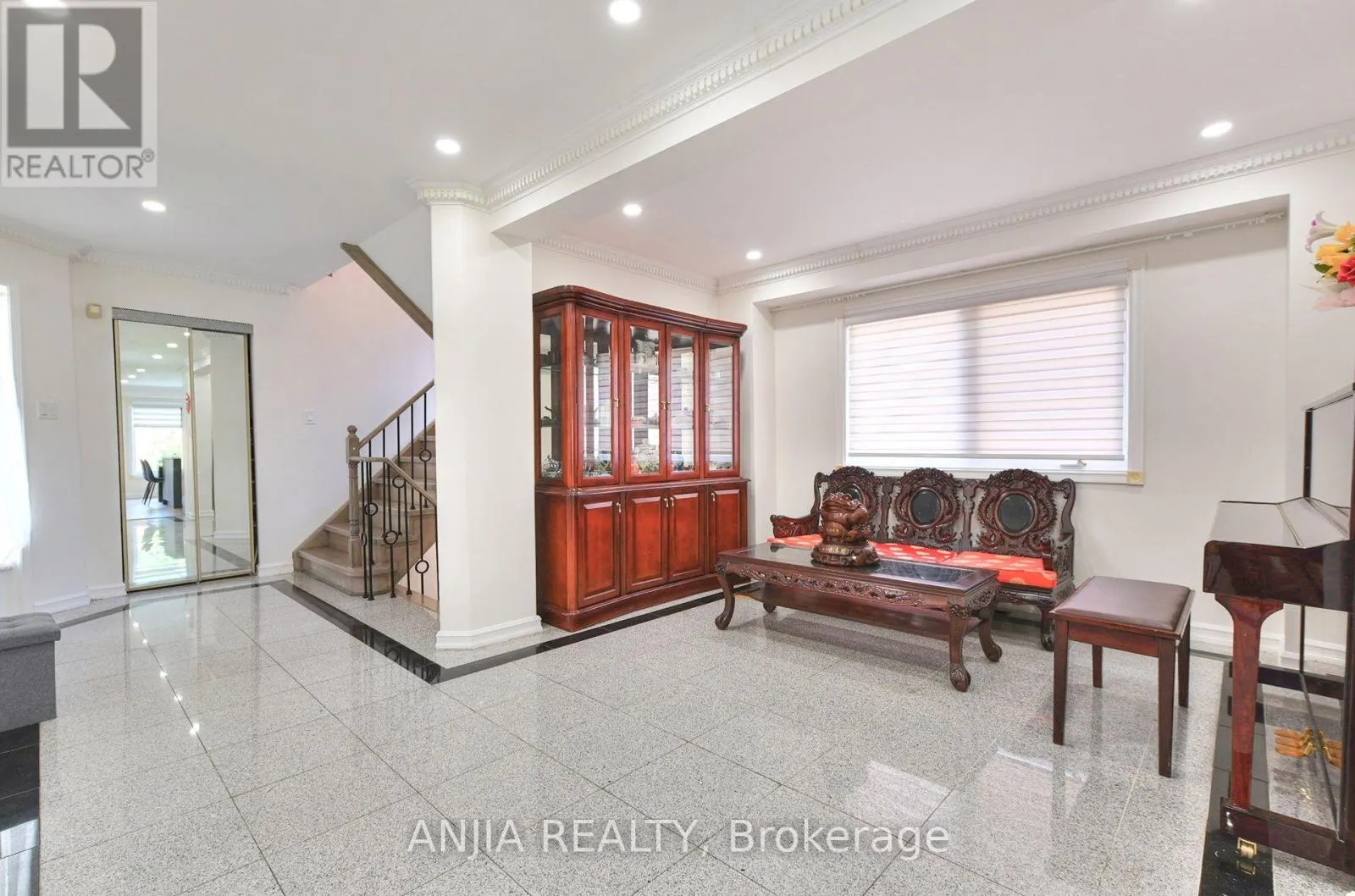 127 TOMLINSON CIRCLE