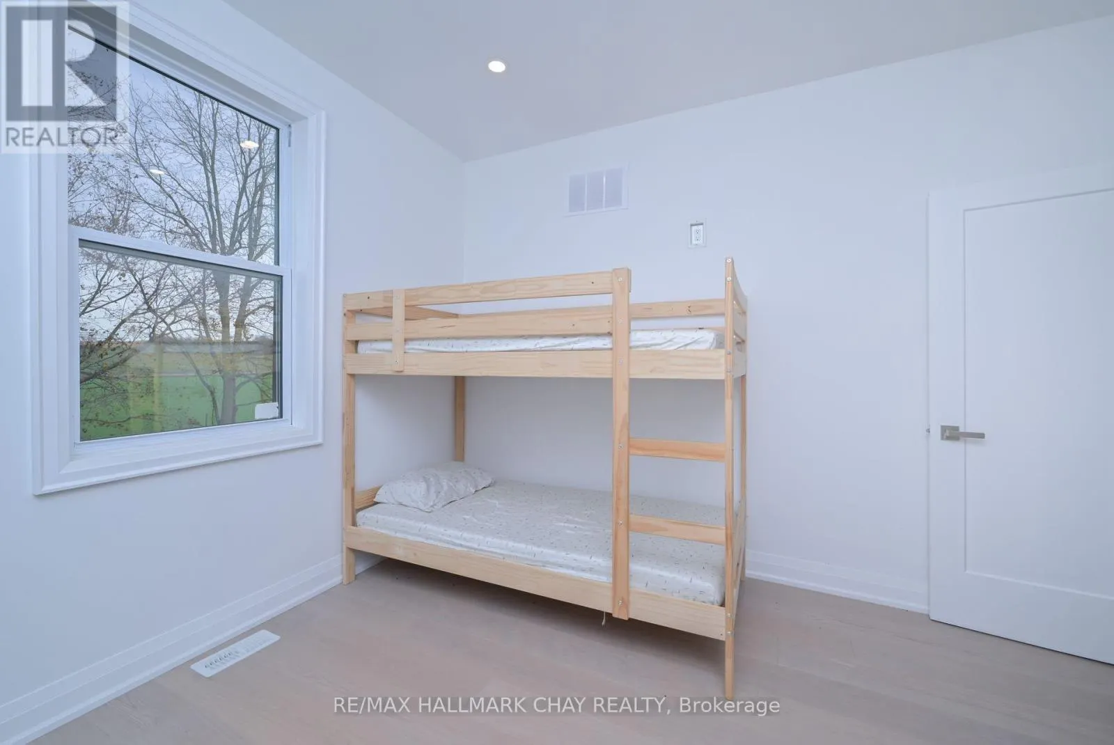 5445 CONCESSION RD 6