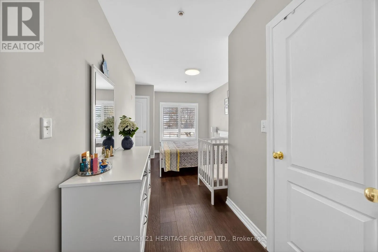 214 - 112 SIMCOE ROAD