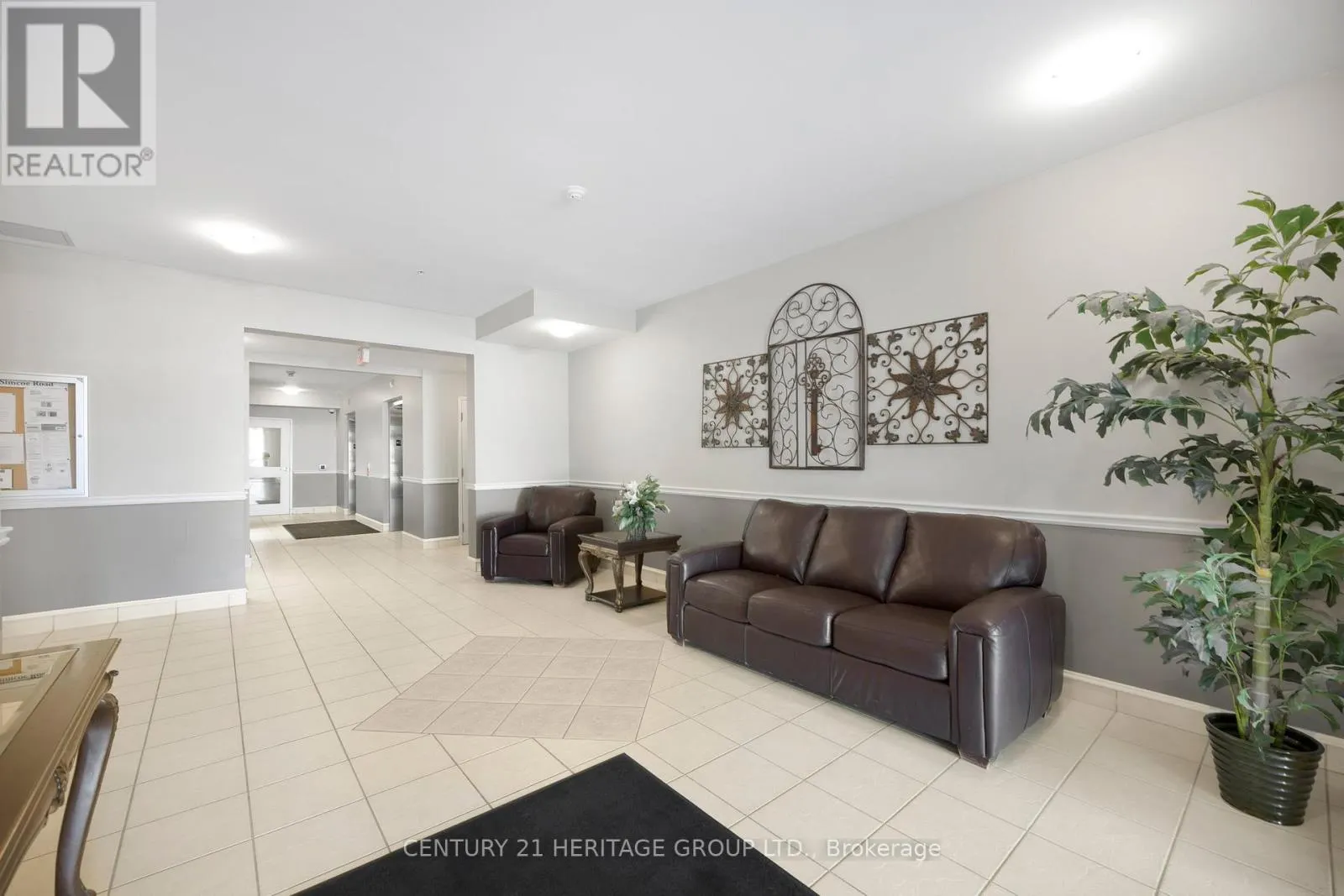 214 - 112 SIMCOE ROAD
