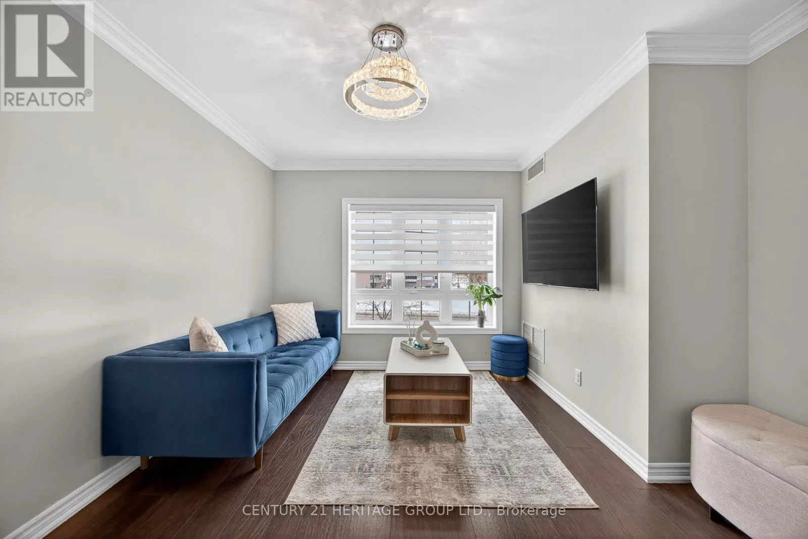 214 - 112 SIMCOE ROAD