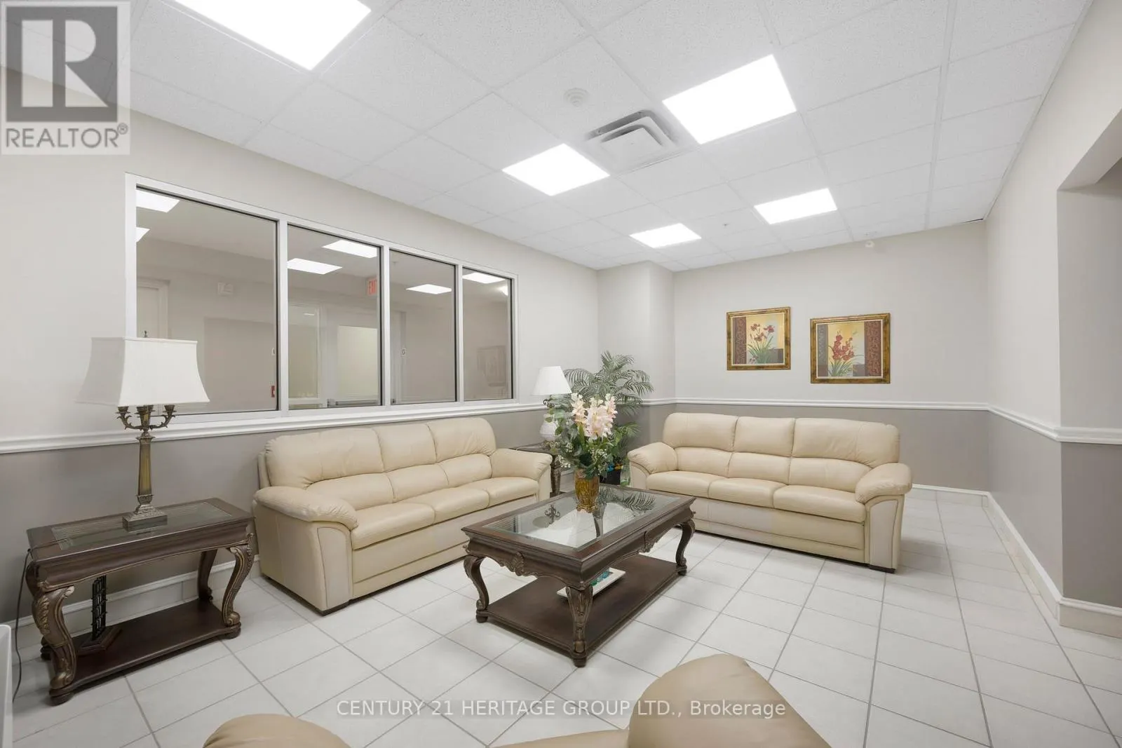 214 - 112 SIMCOE ROAD