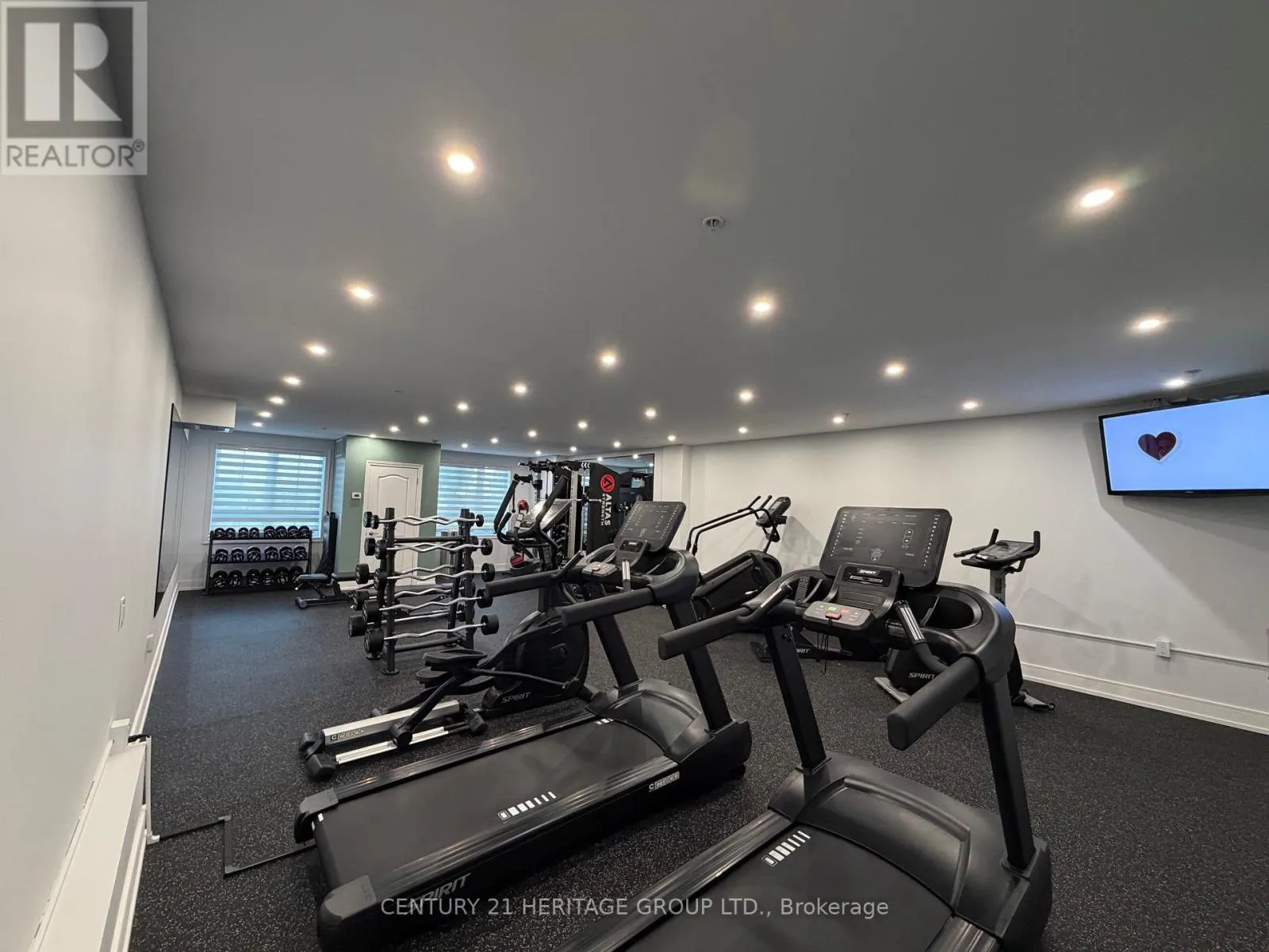214 - 112 SIMCOE ROAD