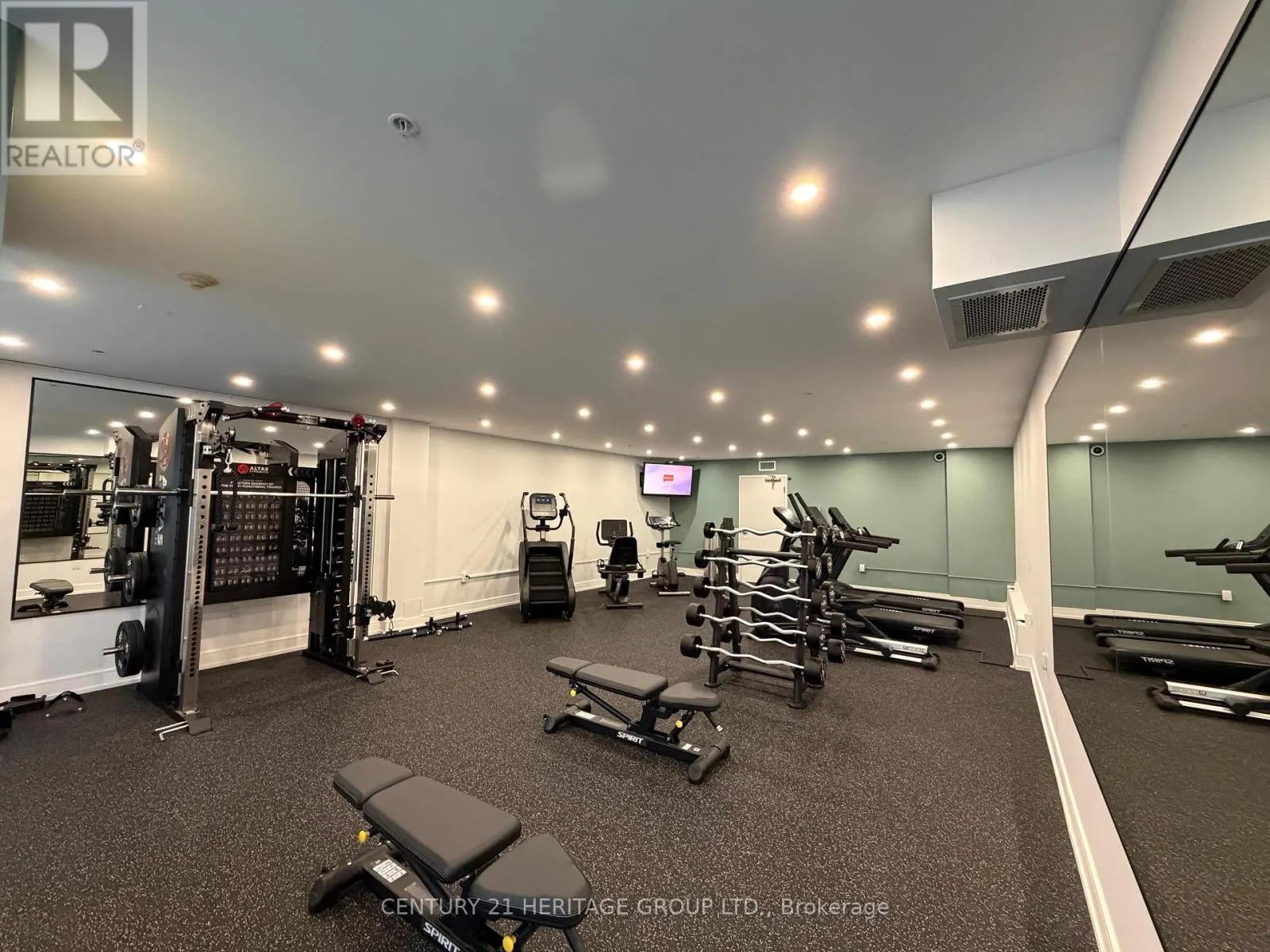 214 - 112 SIMCOE ROAD