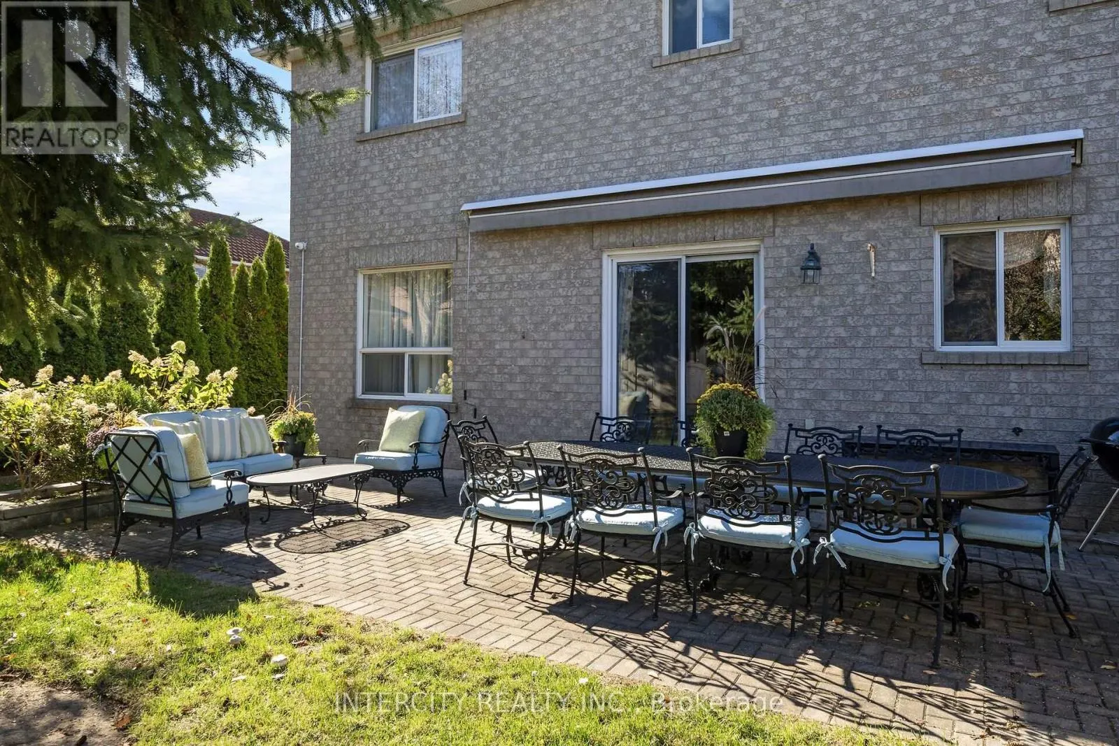 35 AVRO ROAD