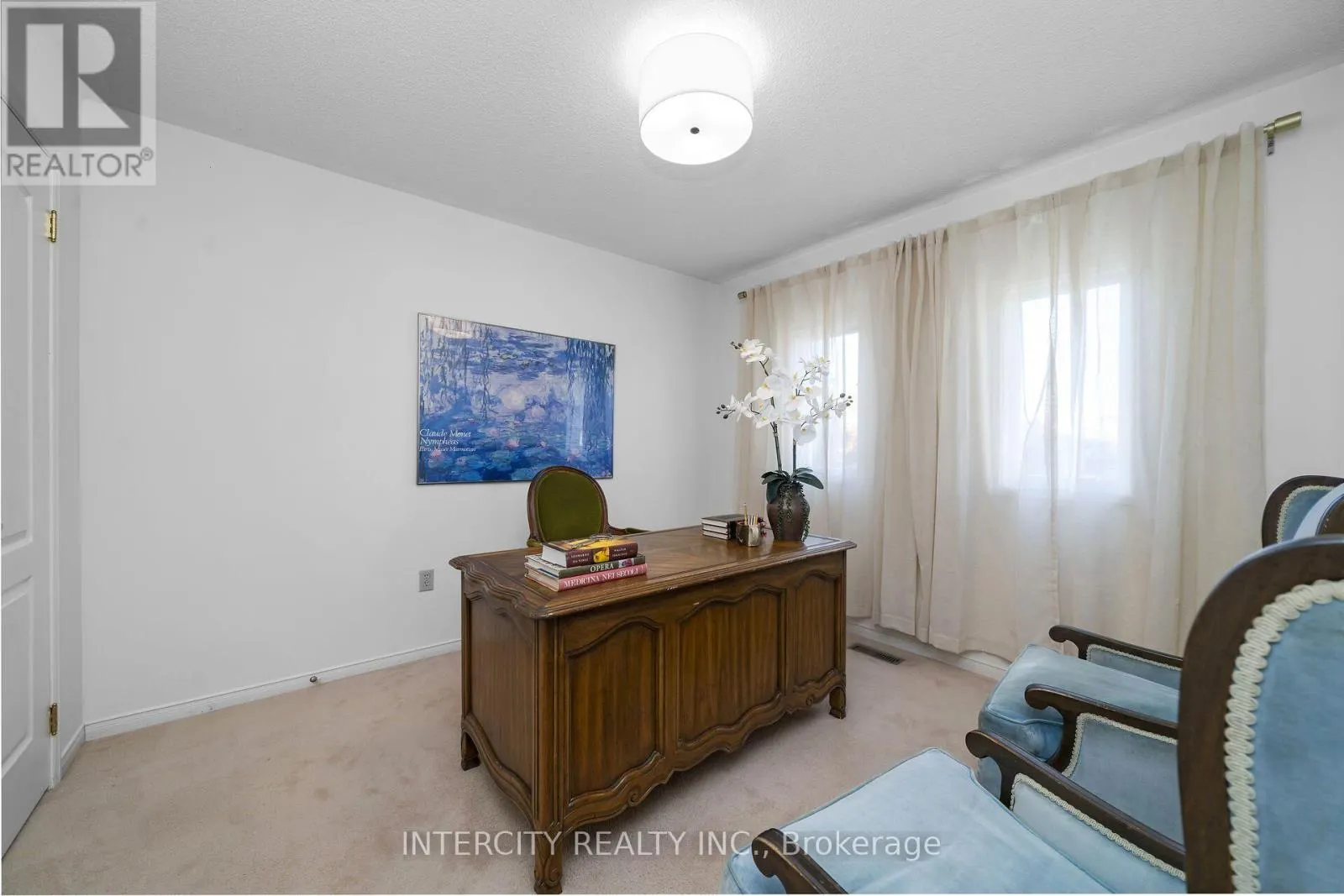 35 AVRO ROAD
