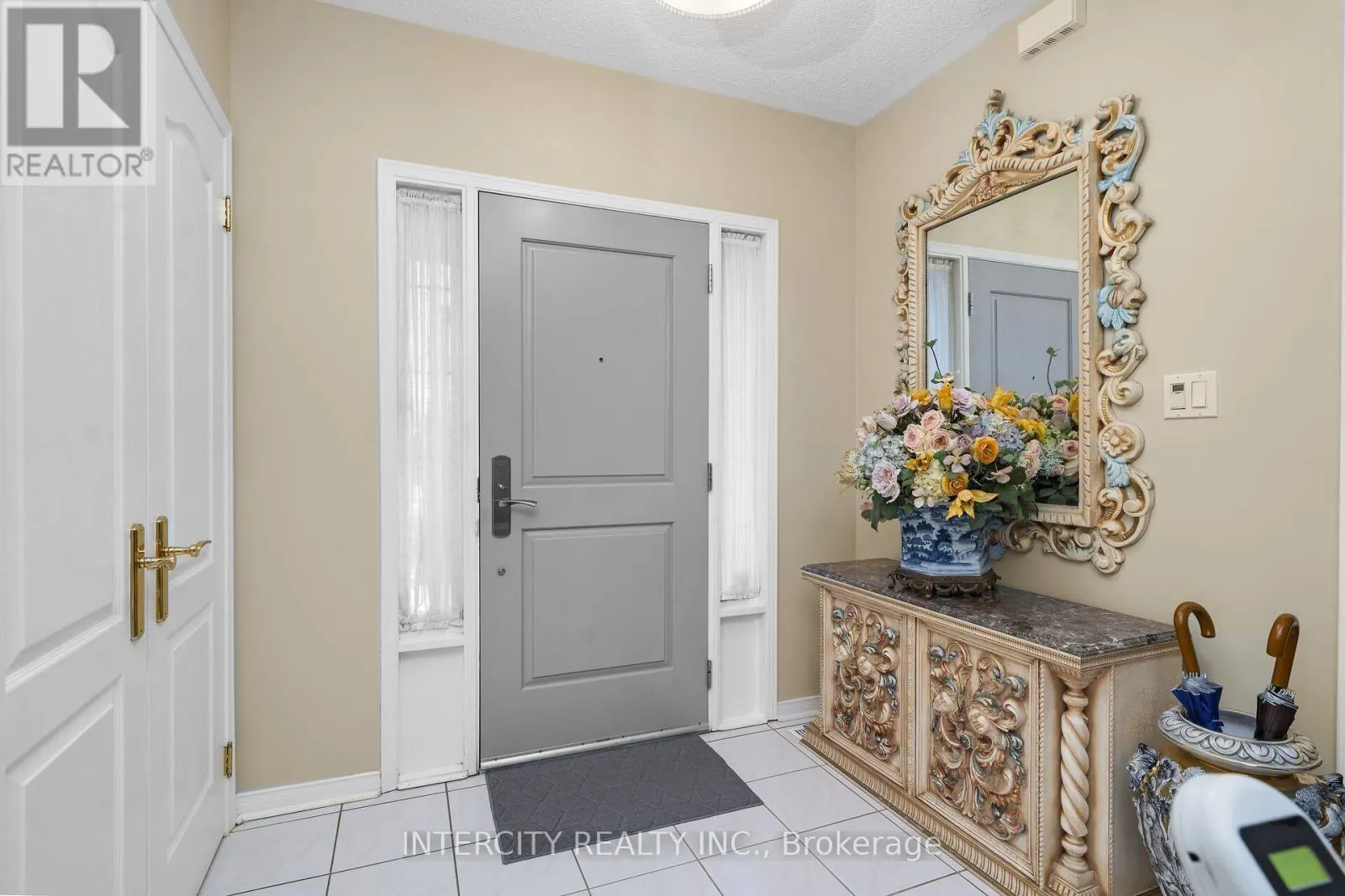 35 AVRO ROAD