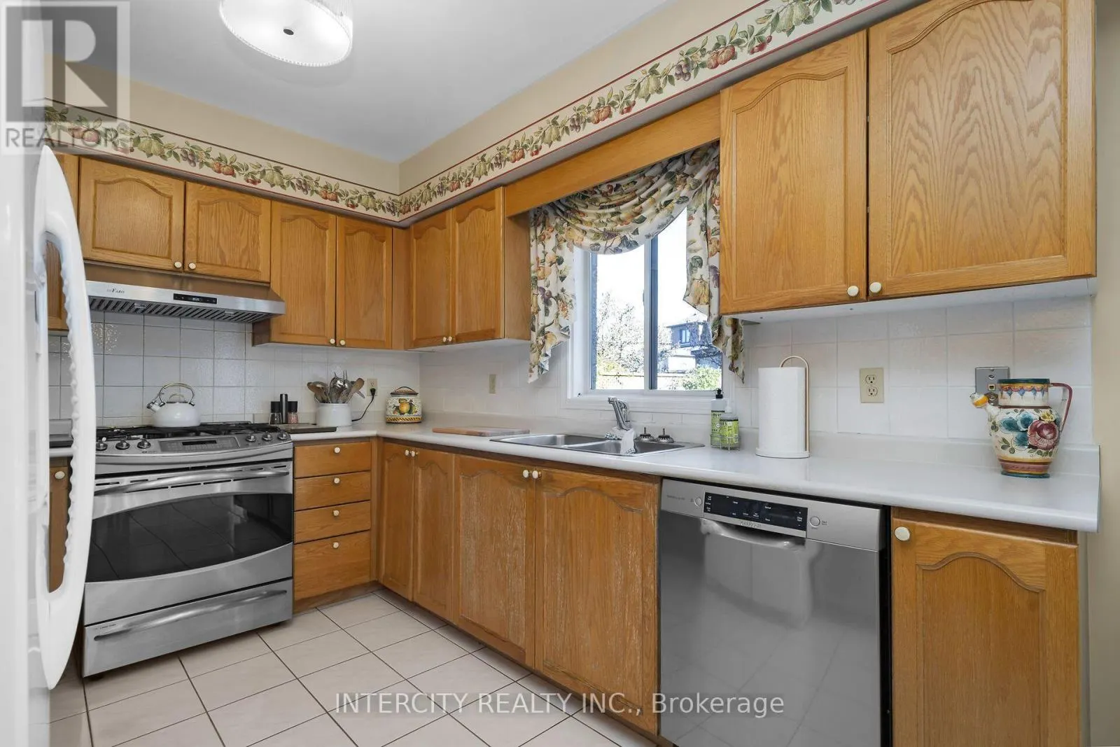35 AVRO ROAD