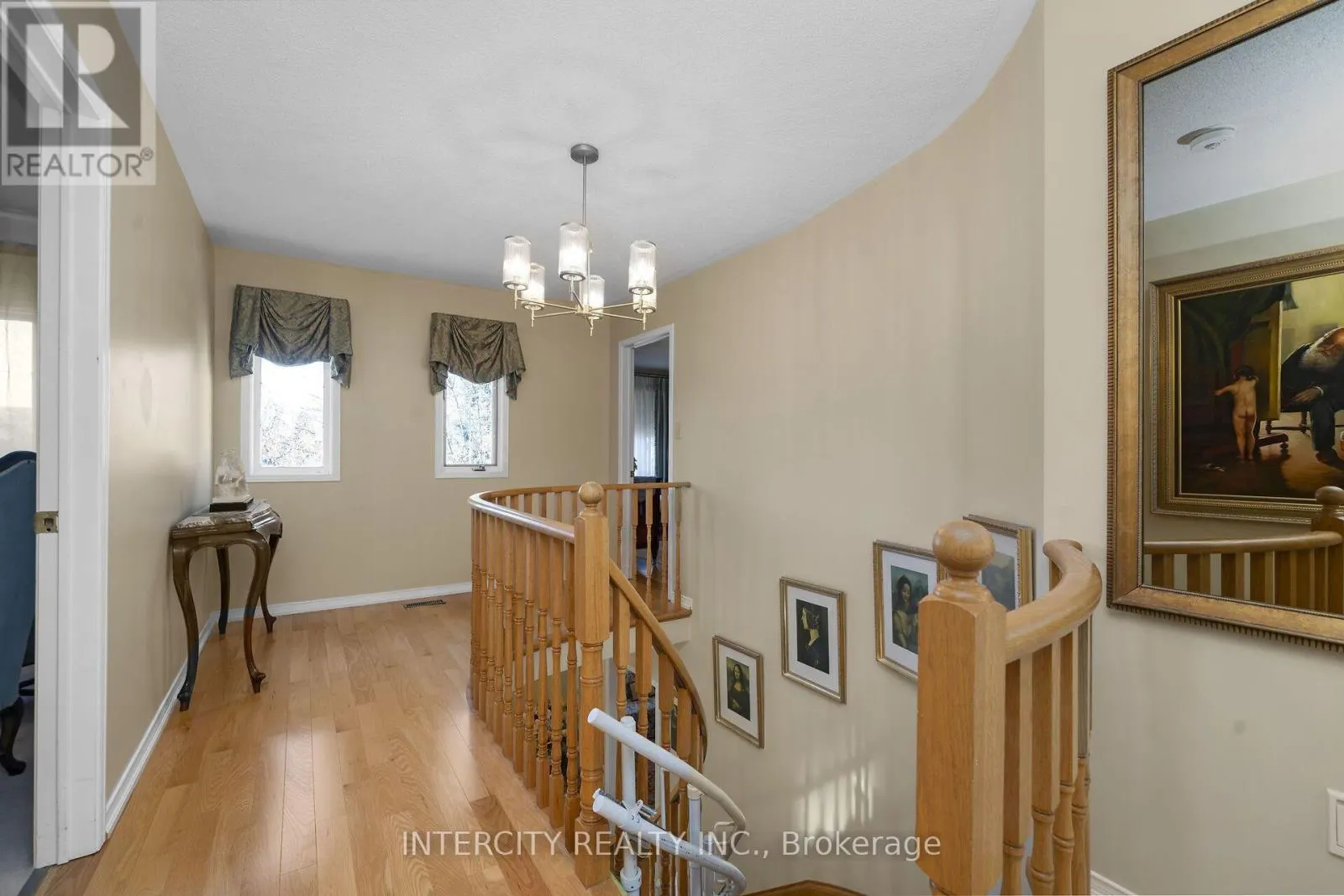 35 AVRO ROAD